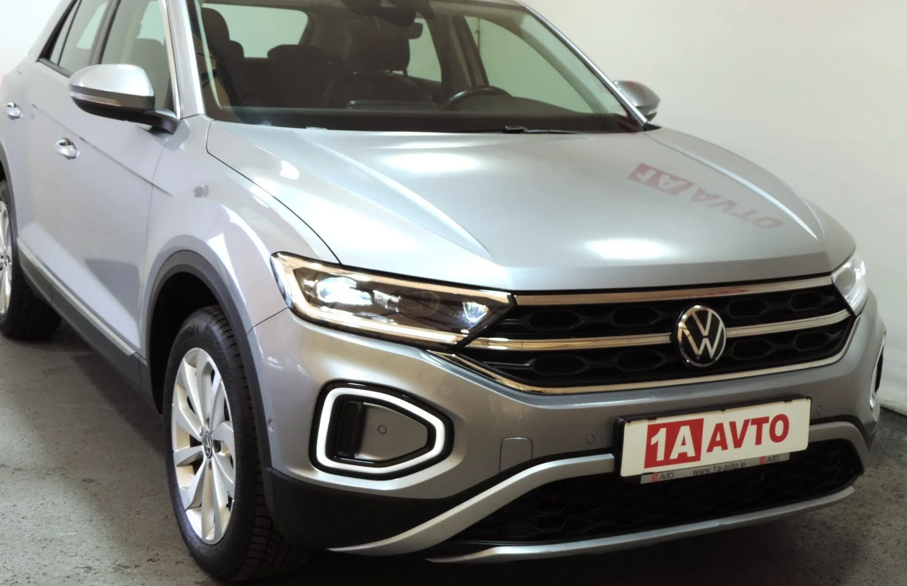 Zunanja slika - Volkswagen T-Roc - 1.5 TSI BMT Style DSG ACC-LED-KAMERA - 3