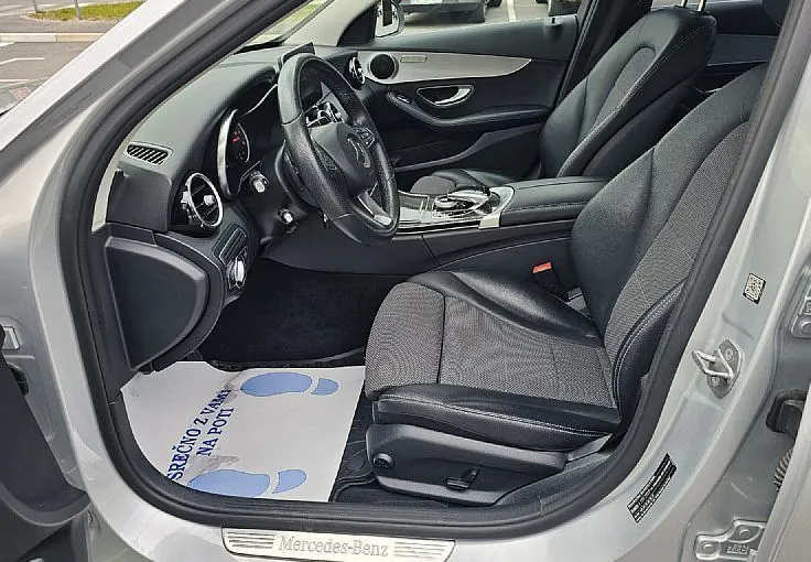 Zunanja slika - Mercedes-Benz C-Razred - C 2.2d AVANTGARDE|FuLED|Usnje|kamera|NAVI|Panorama - 8