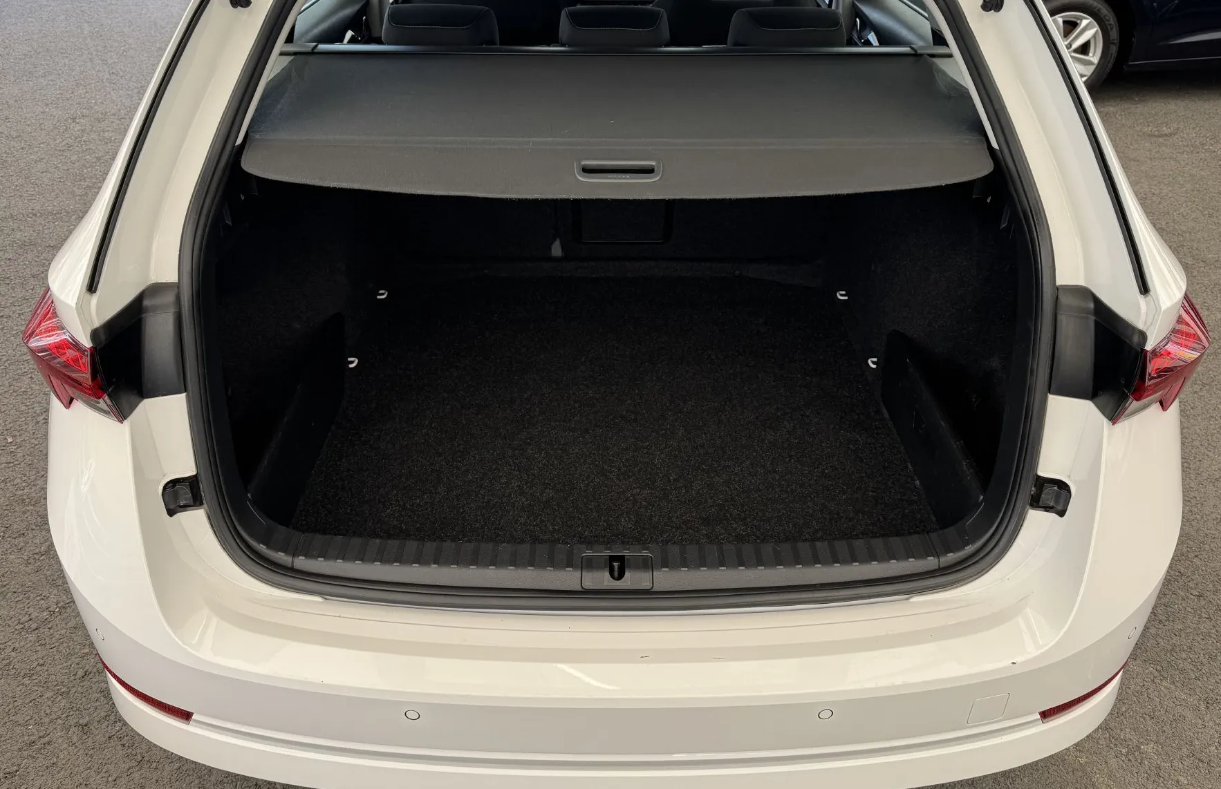 Zunanja slika - Škoda Octavia - Combi 2.0 TDI Ambition SLO 1.Lastnik - 12