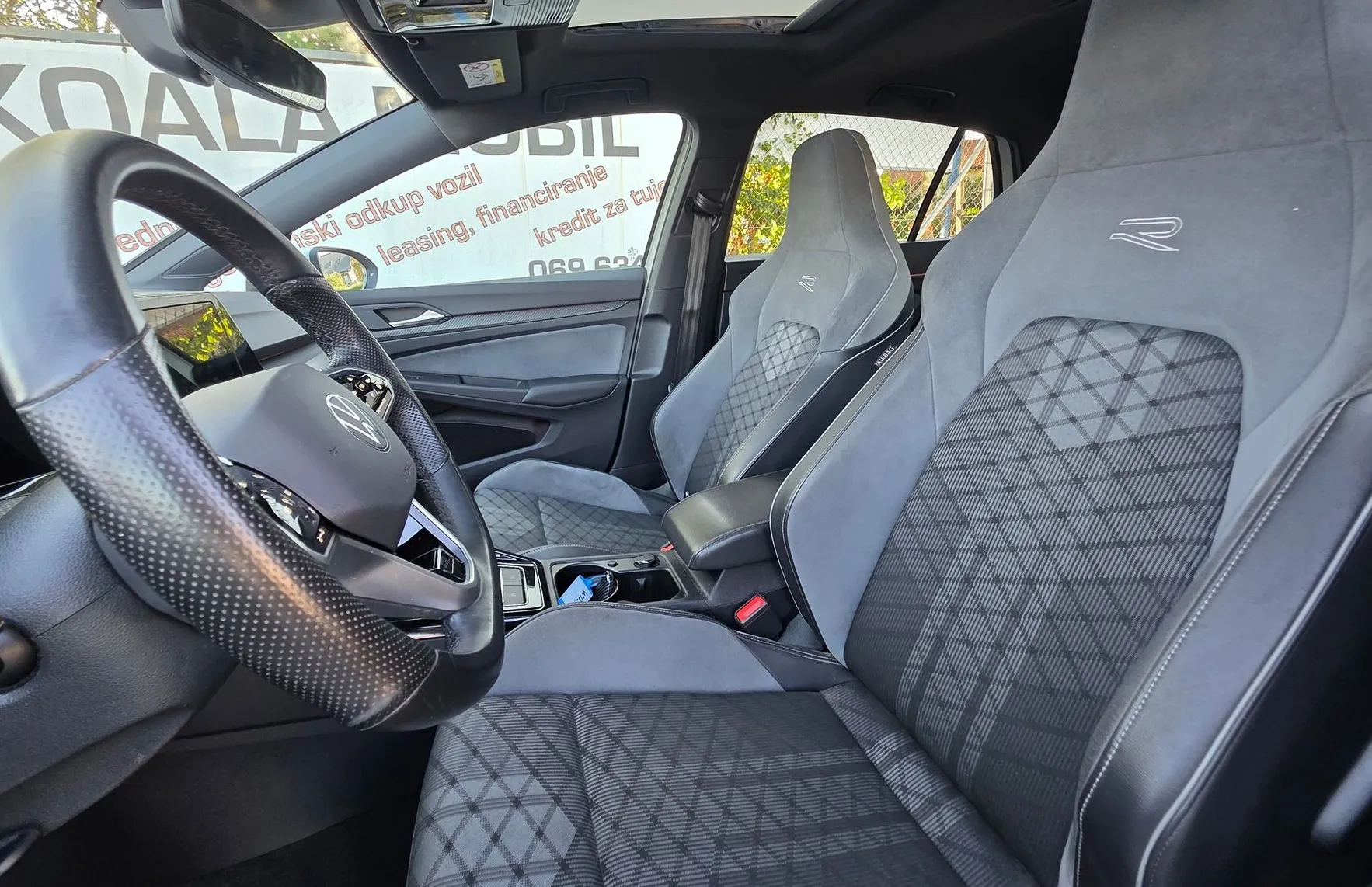 Zunanja slika - Volkswagen Golf - 1.5 TSI R-LINE LED-PANORAMA-ALU19-VIRTUAL-RADAR - 12