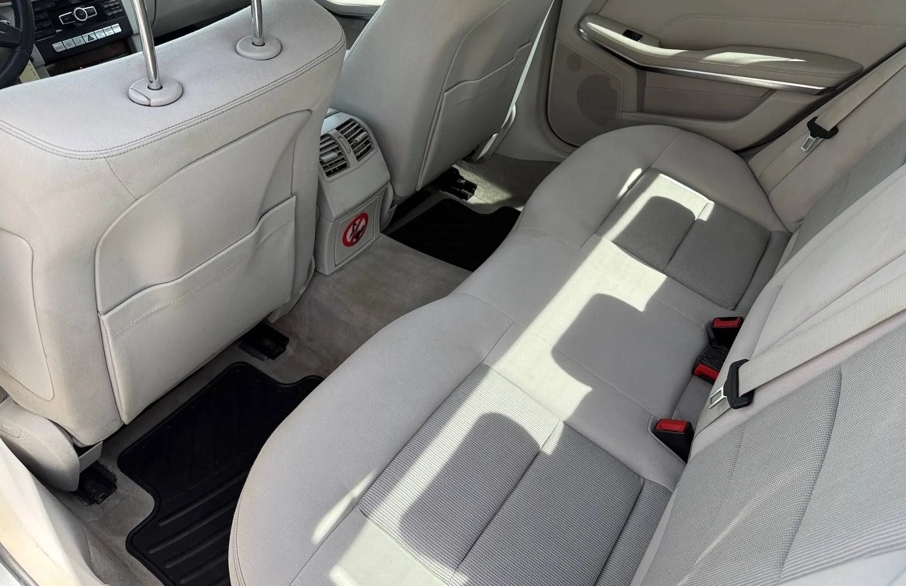 Zunanja slika - Mercedes-Benz E-Razred - E 220 CDI SLOVENSKI NAVIGACIJA TEMPOMAT PDC HI-FI - 16