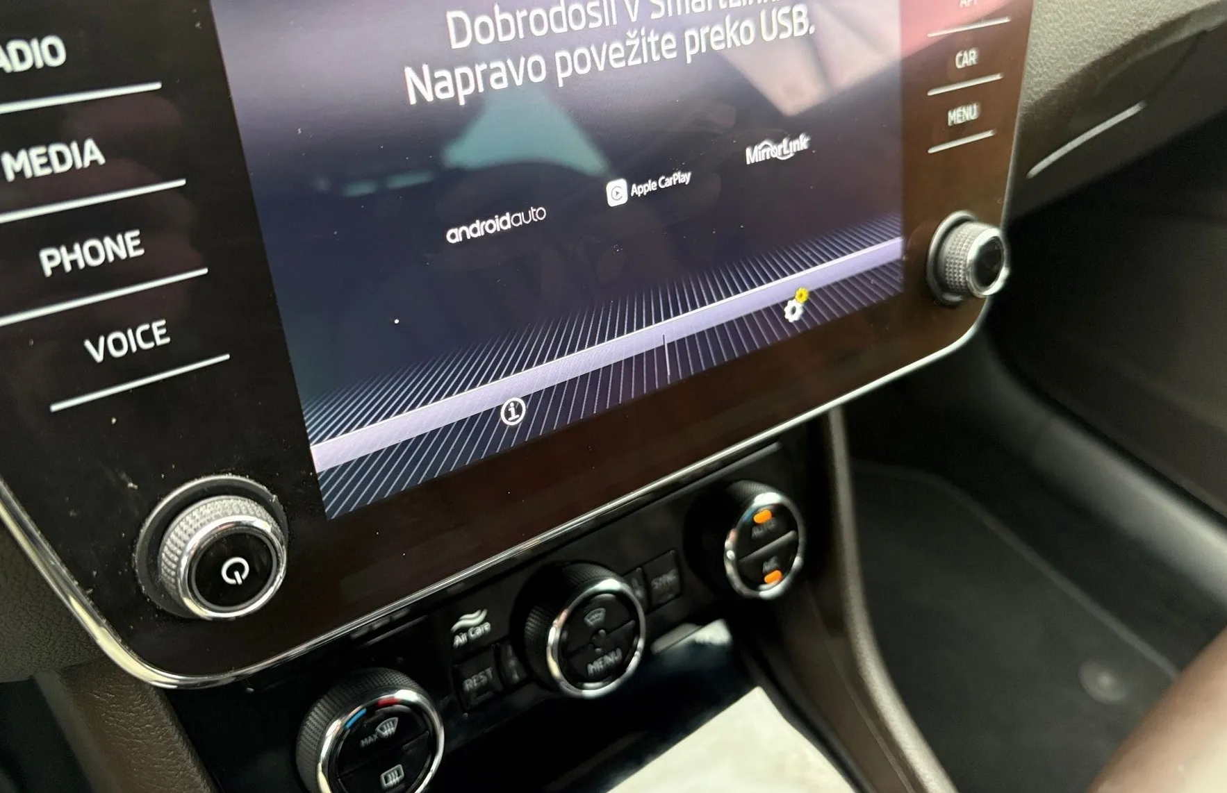Zunanja slika - Škoda Superb - 2.0 TDI L K Combi DSG 4X4 ... - 20
