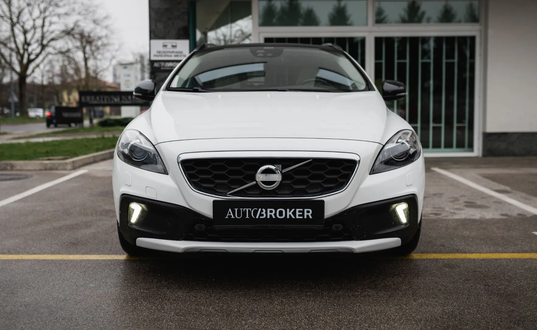Zunanja slika - Volvo V40 Cross Country - D3 Summum STYLE PAN - 2