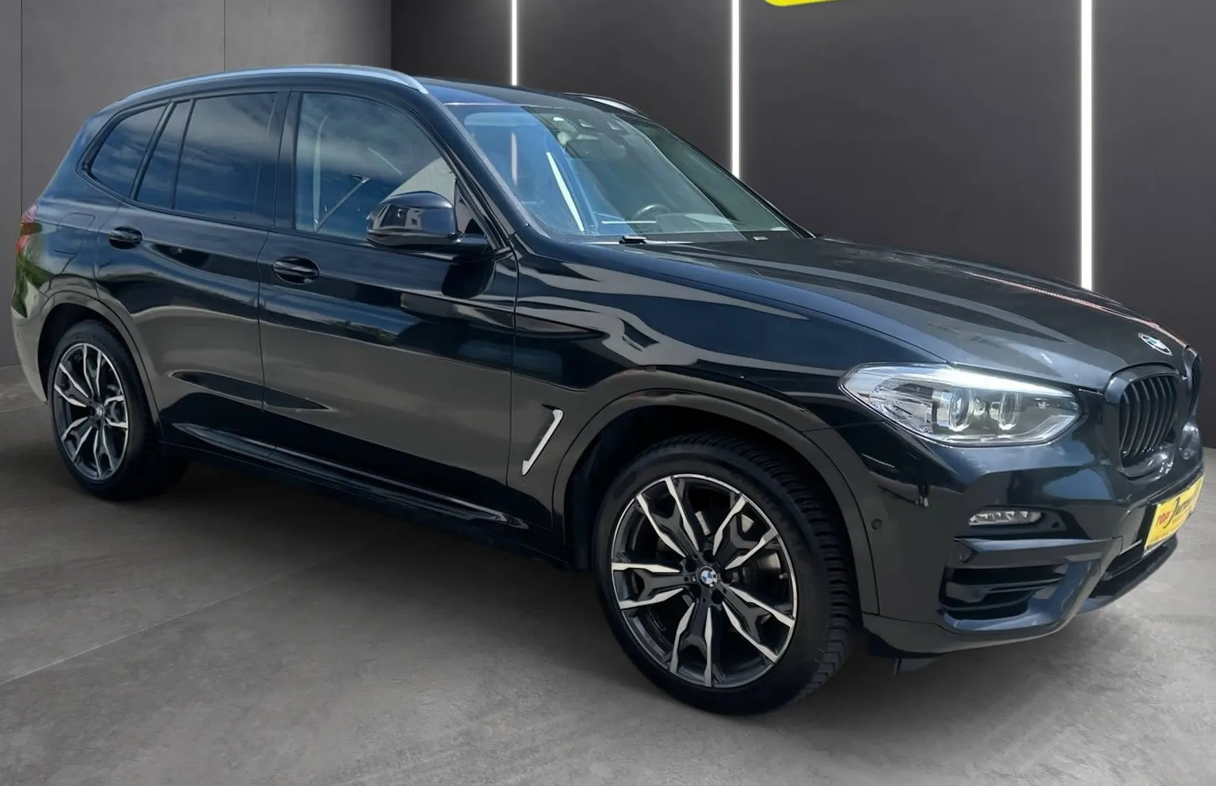 Zunanja slika - BMW X3 - serija :  xDrive 20d X-LINE FUL LED NAVI TEMP PDC AMBIENT - 10