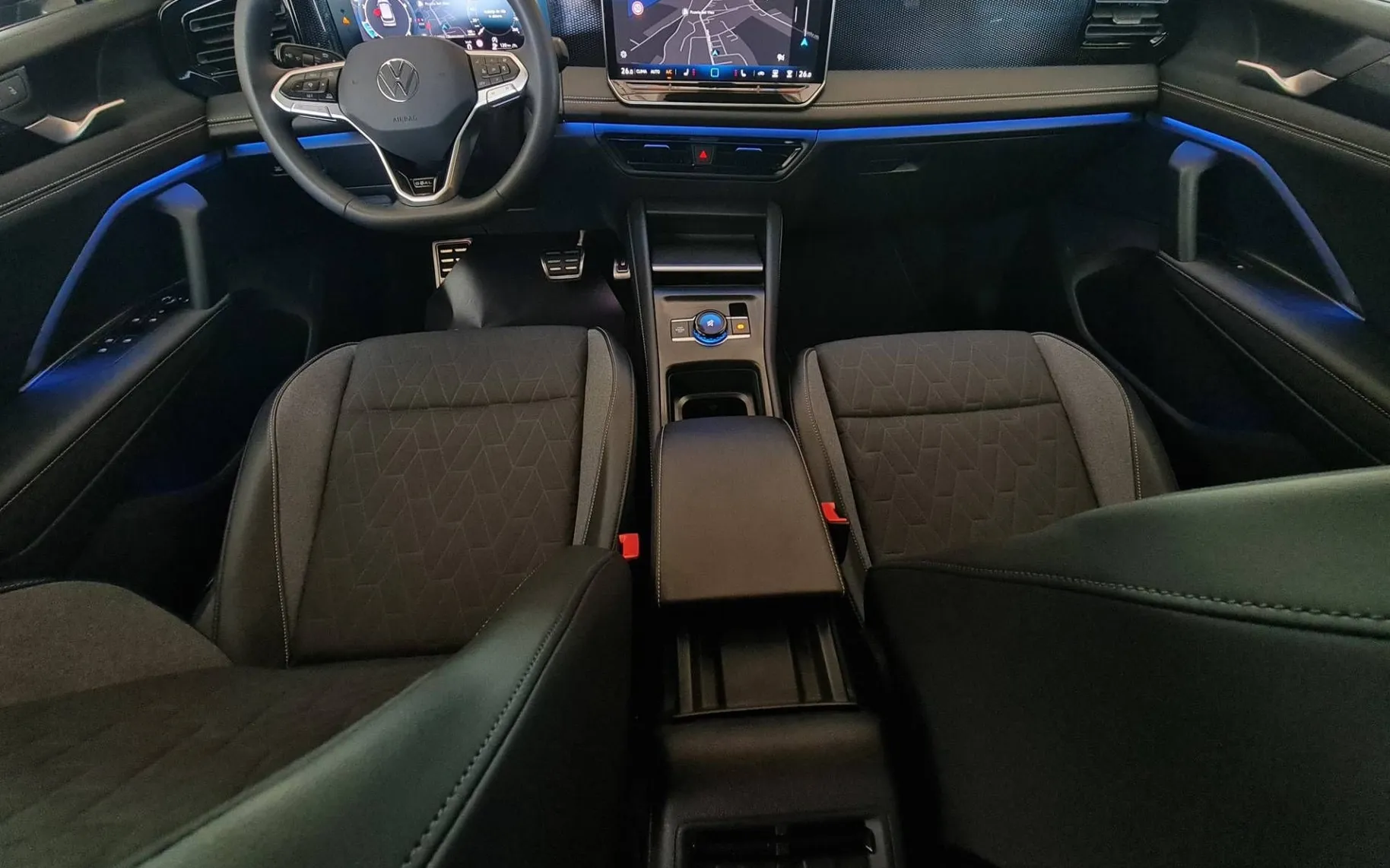 Notranja slika - Volkswagen Tiguan - 1.5 eTSI BMT Life DSG 1 Lastnik-Tov.garancija - 12