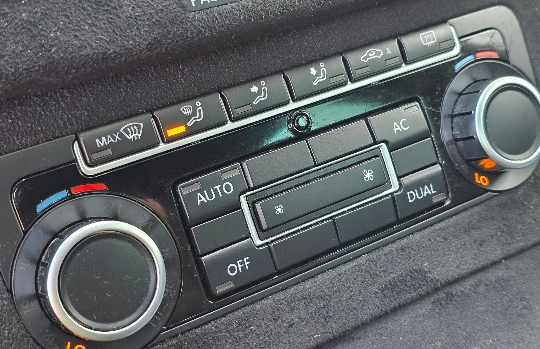Zunanja slika - Volkswagen Passat - 2.0 TDI CC R-LINE BI-XENON-PANORAMA-ALU PLATIŠČA - 17