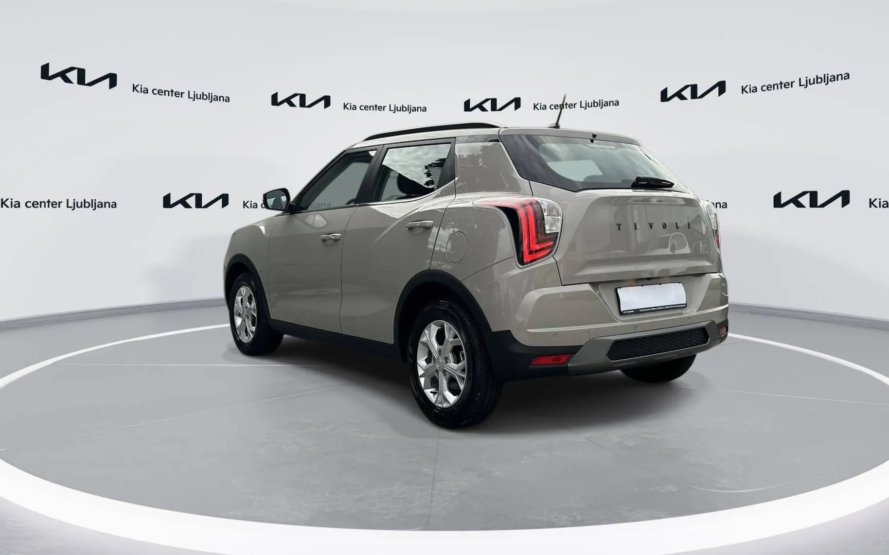 Notranja slika - SsangYong Tivoli - 1.5 T-GDi Fresh 2WD M T... - 7