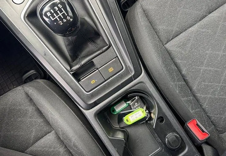Zunanja slika - Volkswagen Golf - 2.0 TDI Life 85 Navi-Tempomat-Led-Slo-Prvi Lastnik - 10
