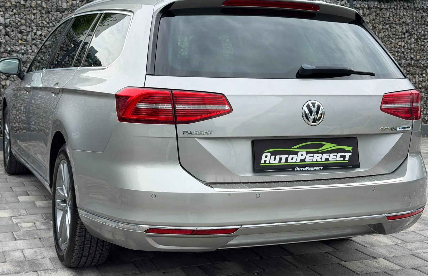 Zunanja slika - Volkswagen Passat - Variant 2.0 TDI Highline |PANO|POTRJ.SERV|KAM|GR.SED|NAVI - 6