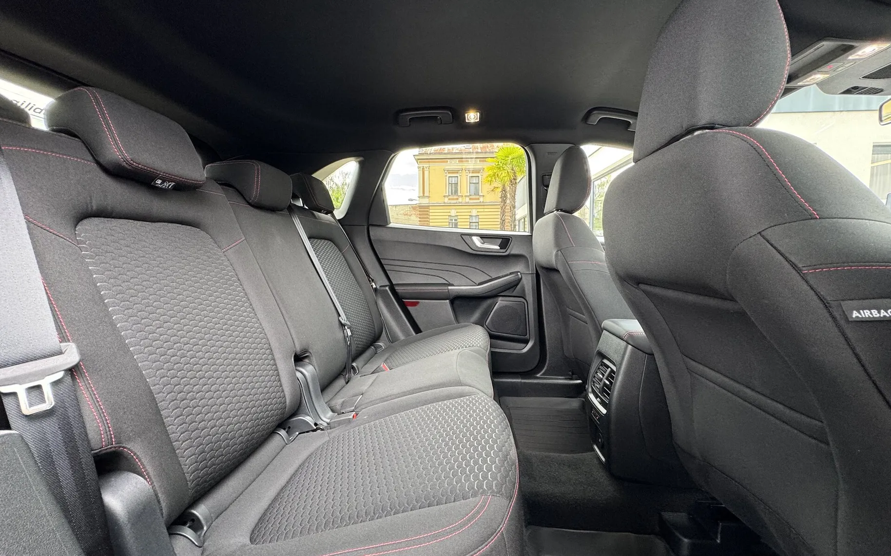 Zunanja slika - Ford Kuga - 1.5 EcoBoost ST-LINE AVT 186KM SLO FULL LED NAVI - 11