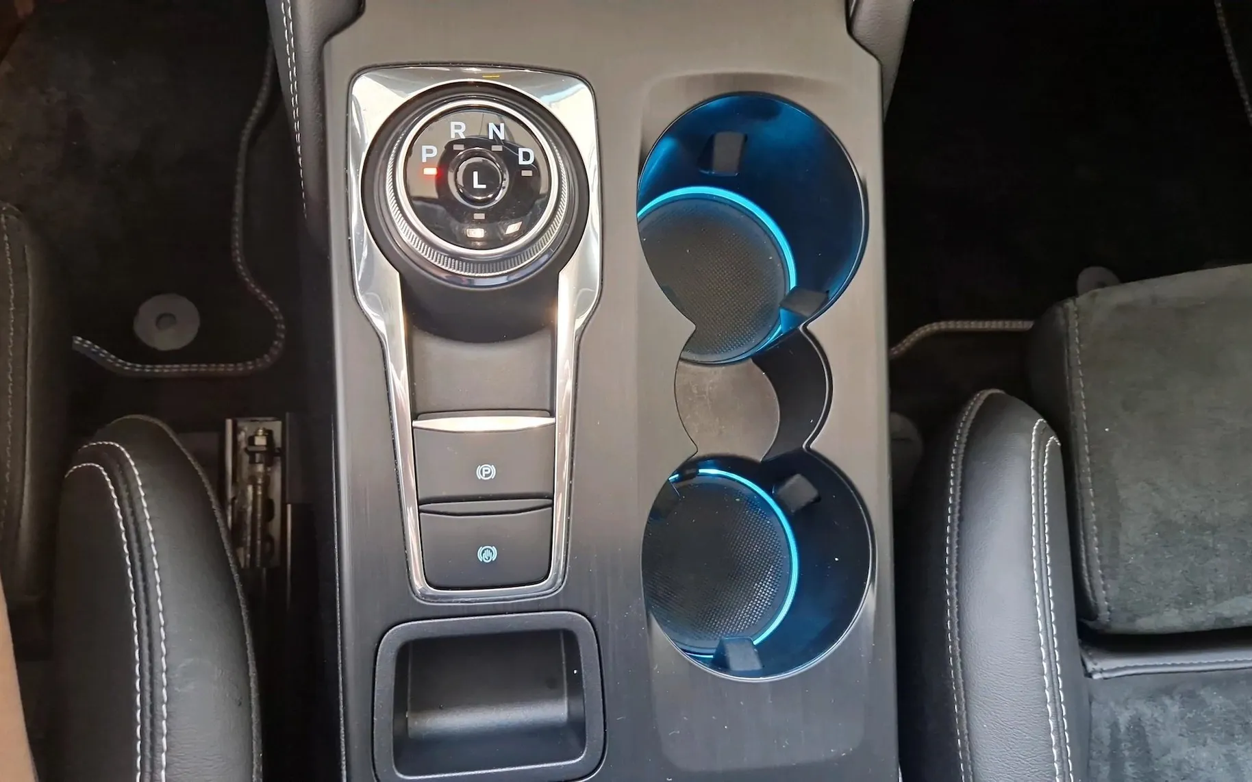 Zunanja slika - Ford Kuga - Active X 2.5 HYBR 134kW FHEV AWD-SLO-RADAR-HEADUP - 23