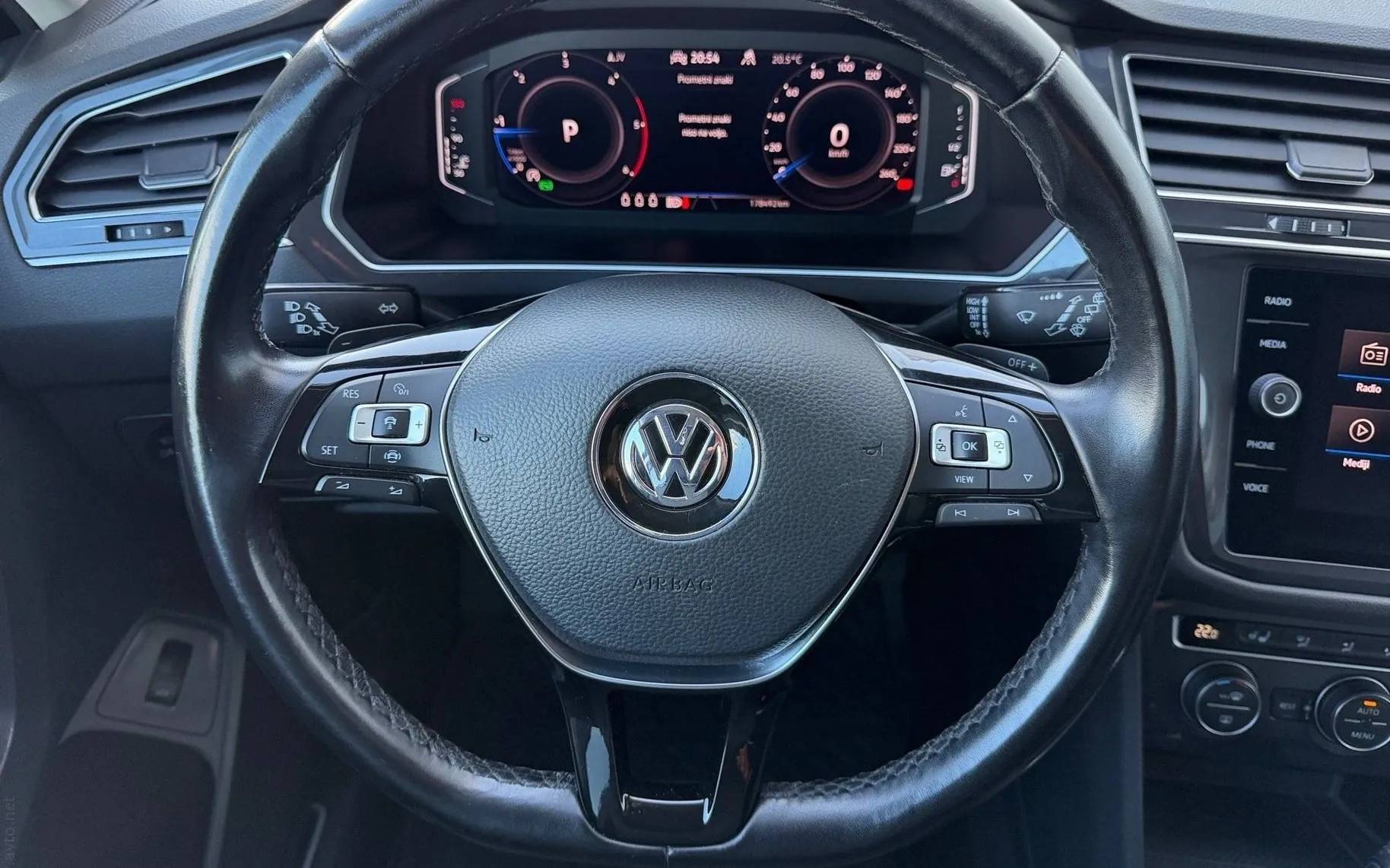 Notranja slika - Volkswagen Tiguan Allspace - 4motion 2.0 TDI BMT R-Line Edition DSG-DCC-20 COL - 8