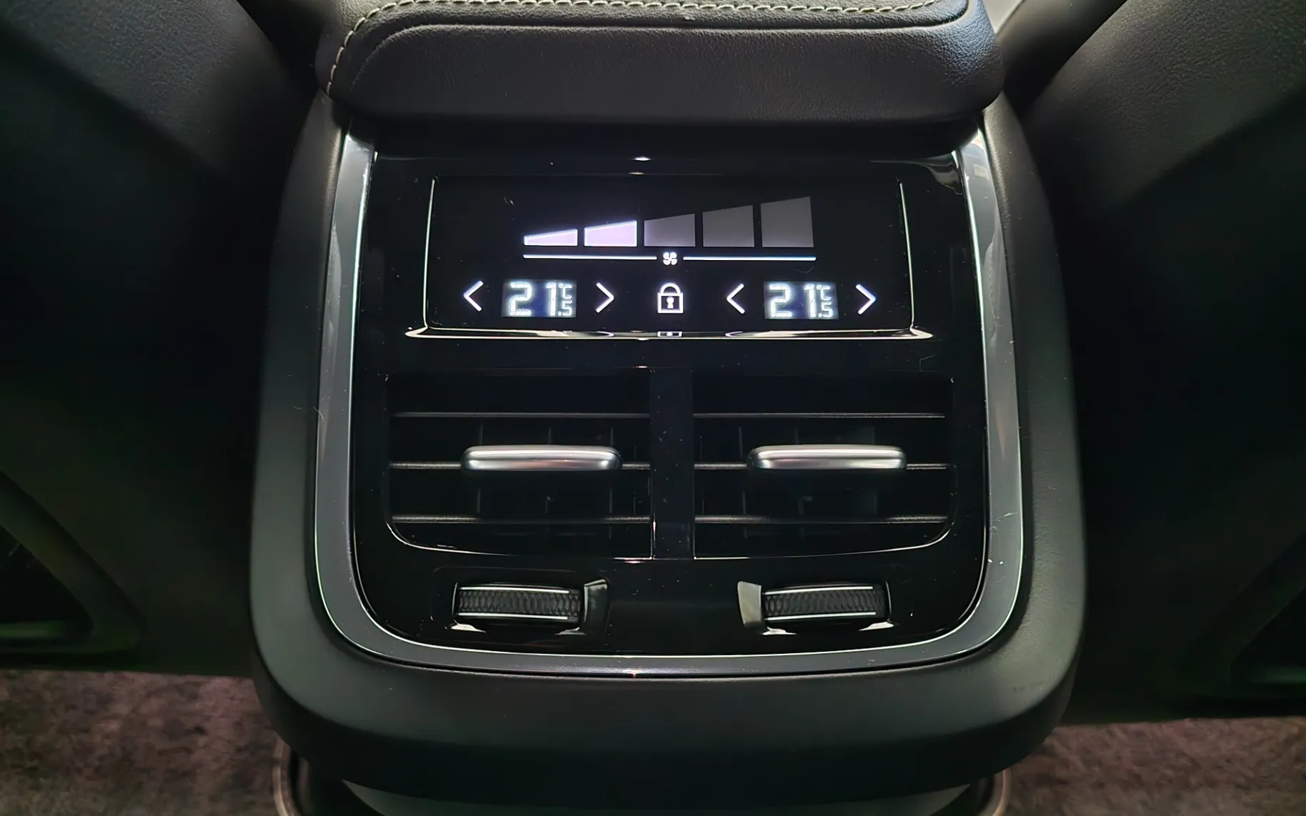 Zunanja slika - Volvo XC60 - B4 D R-design 145 Avt. - 15