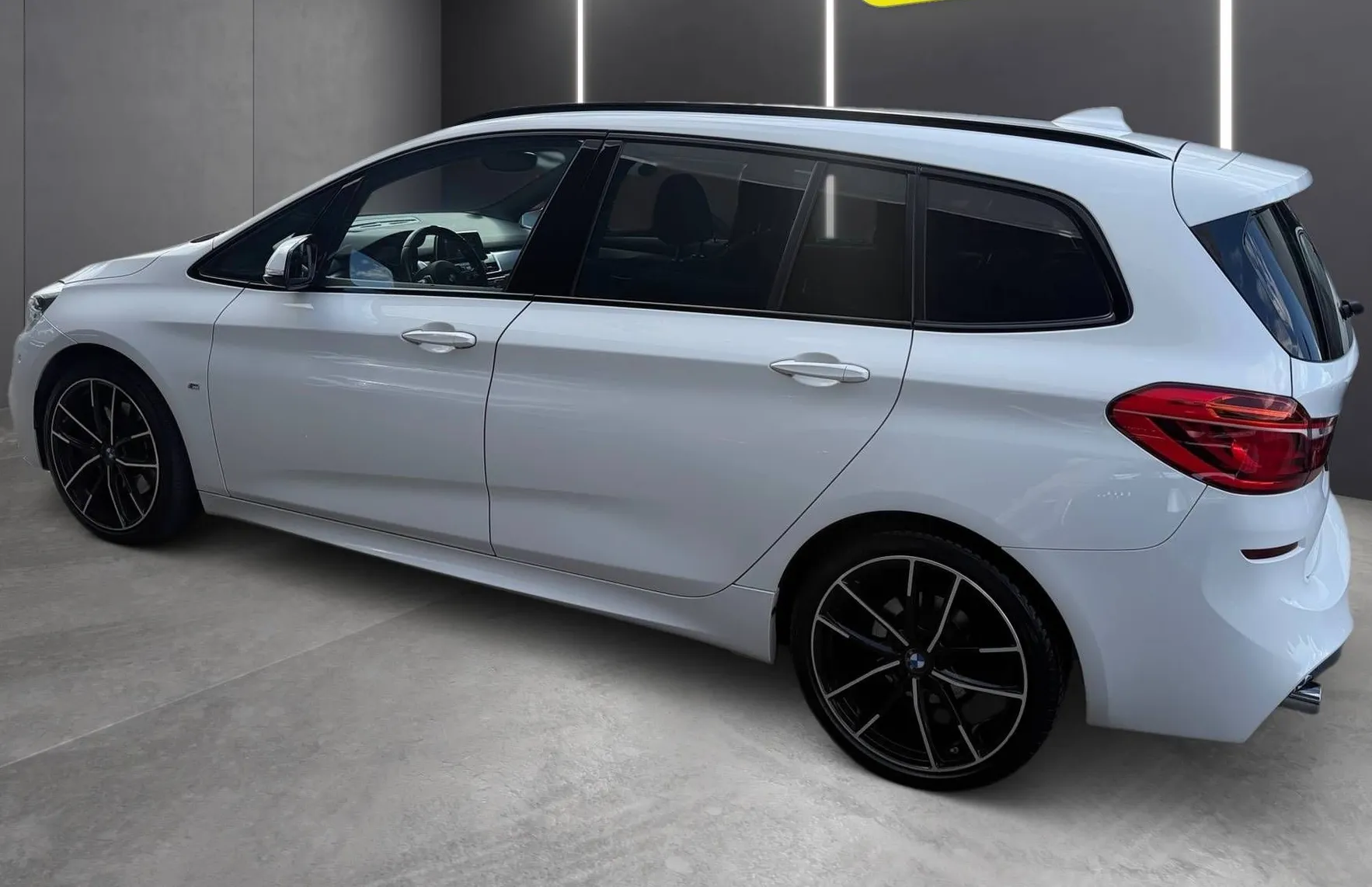Zunanja slika - BMW Serija 2 - Gran Tourer: 220d M SPORT PAKET LED PDC NAVI TEMPOMAT GR - 5