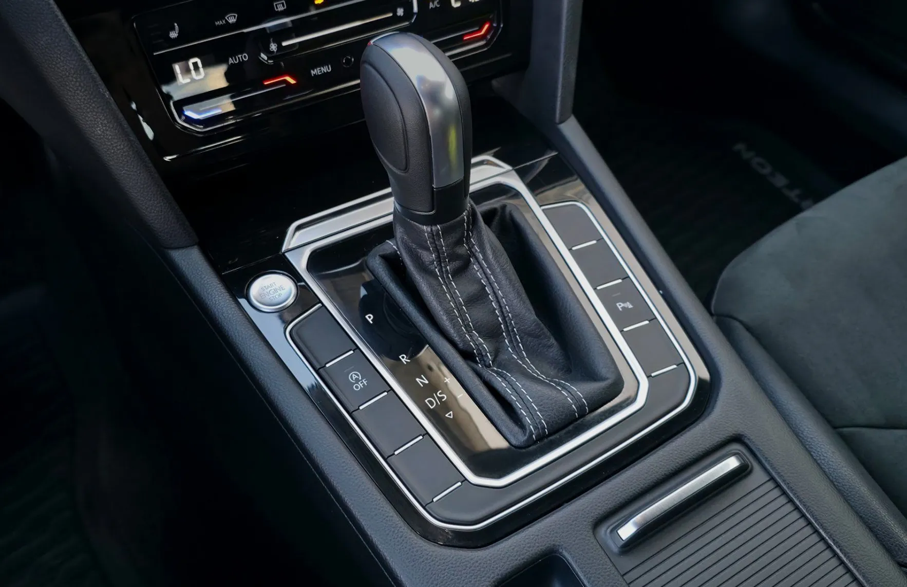 Zunanja slika - Volkswagen Arteon - 2.0TDI DSG R-Line IQ.MATRIX•ACC•GRETJE•KEYLESS•18C - 12