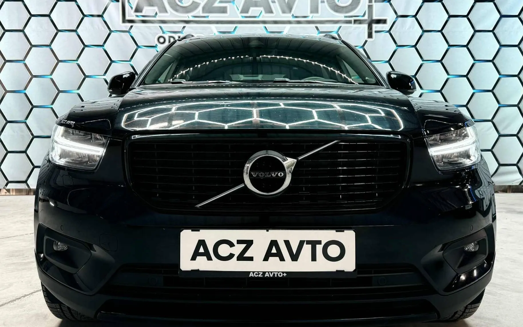 Zunanja slika - Volvo XC40 - 2.0D•4X4•AUT•R DESIGN•LED•KAMERA•NAVI•ACC•HARMAN• - 2