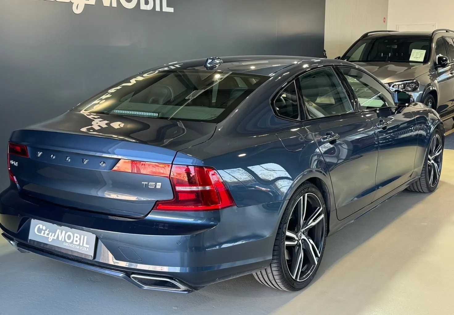 Zunanja slika - Volvo S90 - R DESIGN-KEYLESS-VIRTUAL-NAVI-MEMORY-ACC-LED-ALU - 7