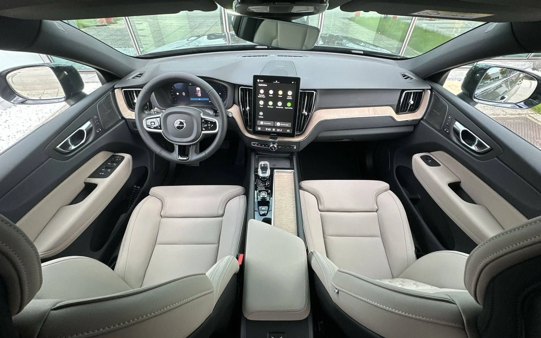 Notranja slika - Volvo XC60 - B5  P  AWD Plus Dark... - 20