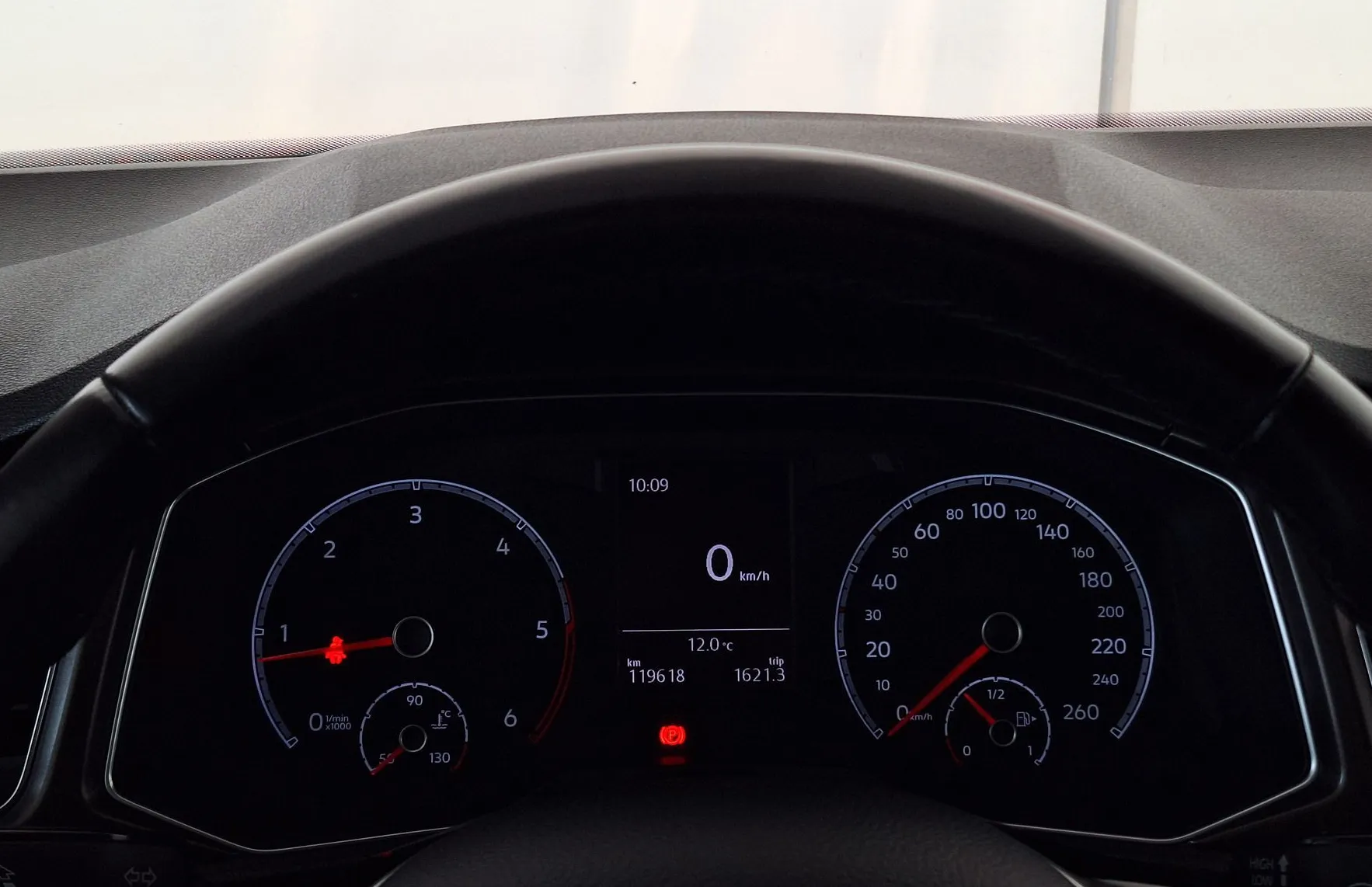 Zunanja slika - Volkswagen T-Roc - 1.6 TDI Comfortline•SLO•GRETJE SEDEŽEV•KAMERA•PDC• - 17