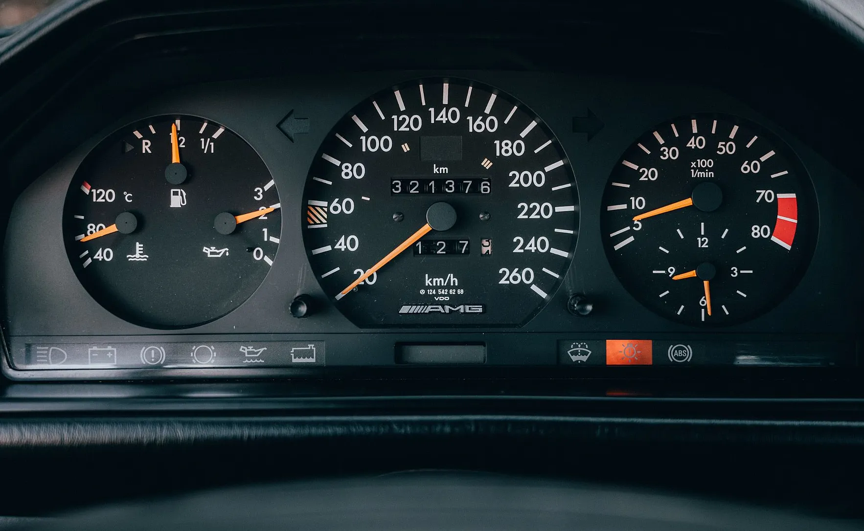 Zunanja slika - Mercedes-Benz E-Razred - CE300 AMG Usnje Starodobnik Strešno okno Klima - 15