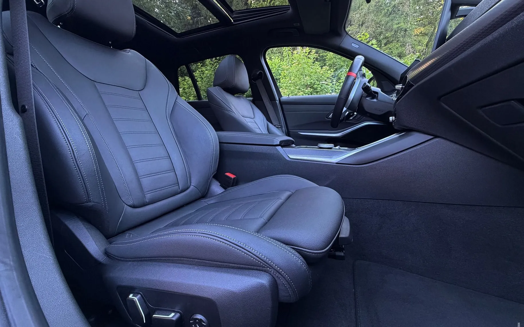 Notranja slika - BMW serija 3 Touring: - M340i xDrive|Pano|Adaptive|360kam|NOV MODEL LCI II - 9