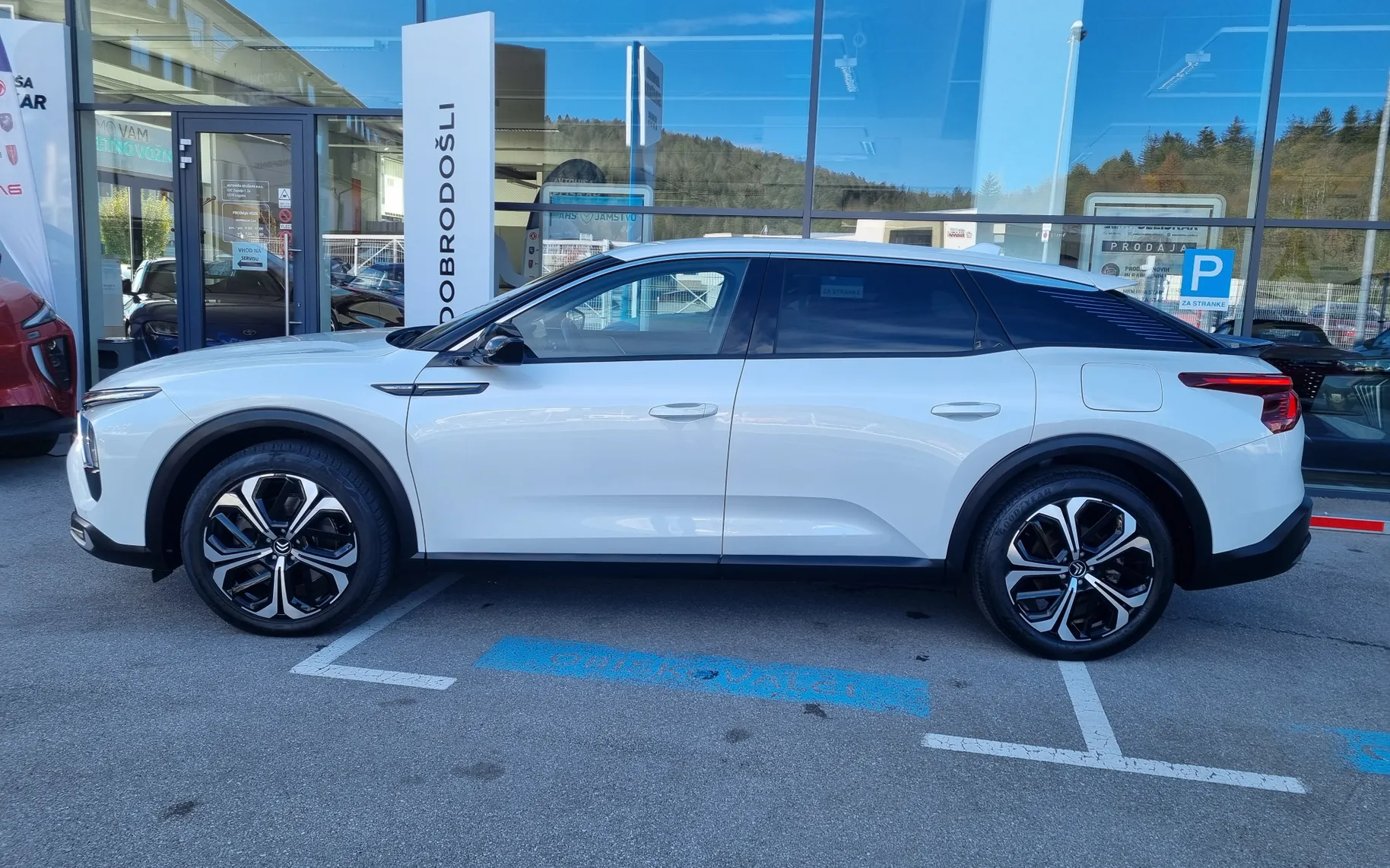 Zunanja slika - Citroën C5X - C5 X 1.6 PHEV SHINE PACK Avtomatik - POTRJENA SERVISNA - 4