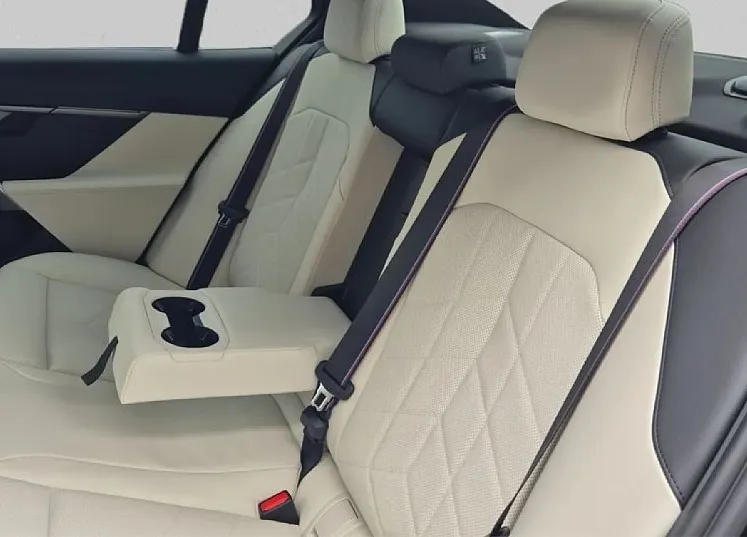Zunanja slika - BMW i5 - xDrive40  AT - 16