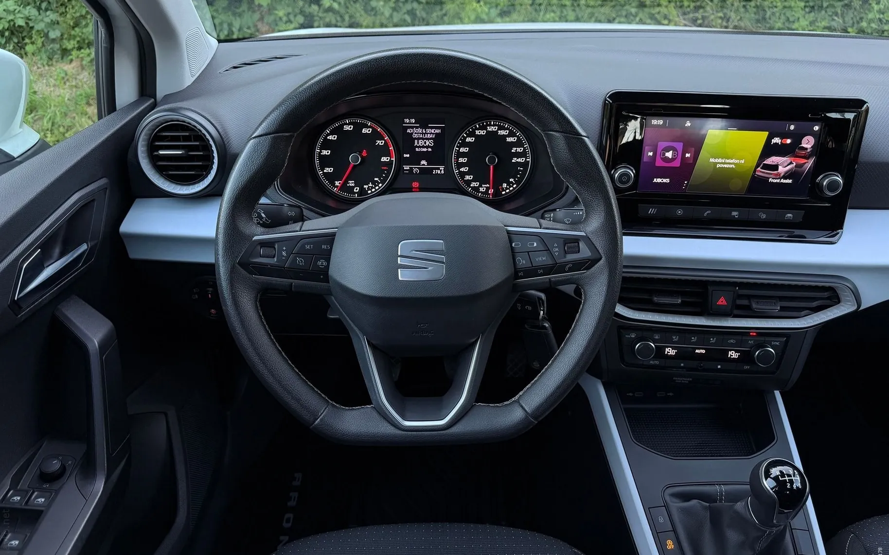 Notranja slika - Seat Arona - 1.0 TSI|110ks|1.lastnica|SLO|kot nov|FINANCIRANJE - 11