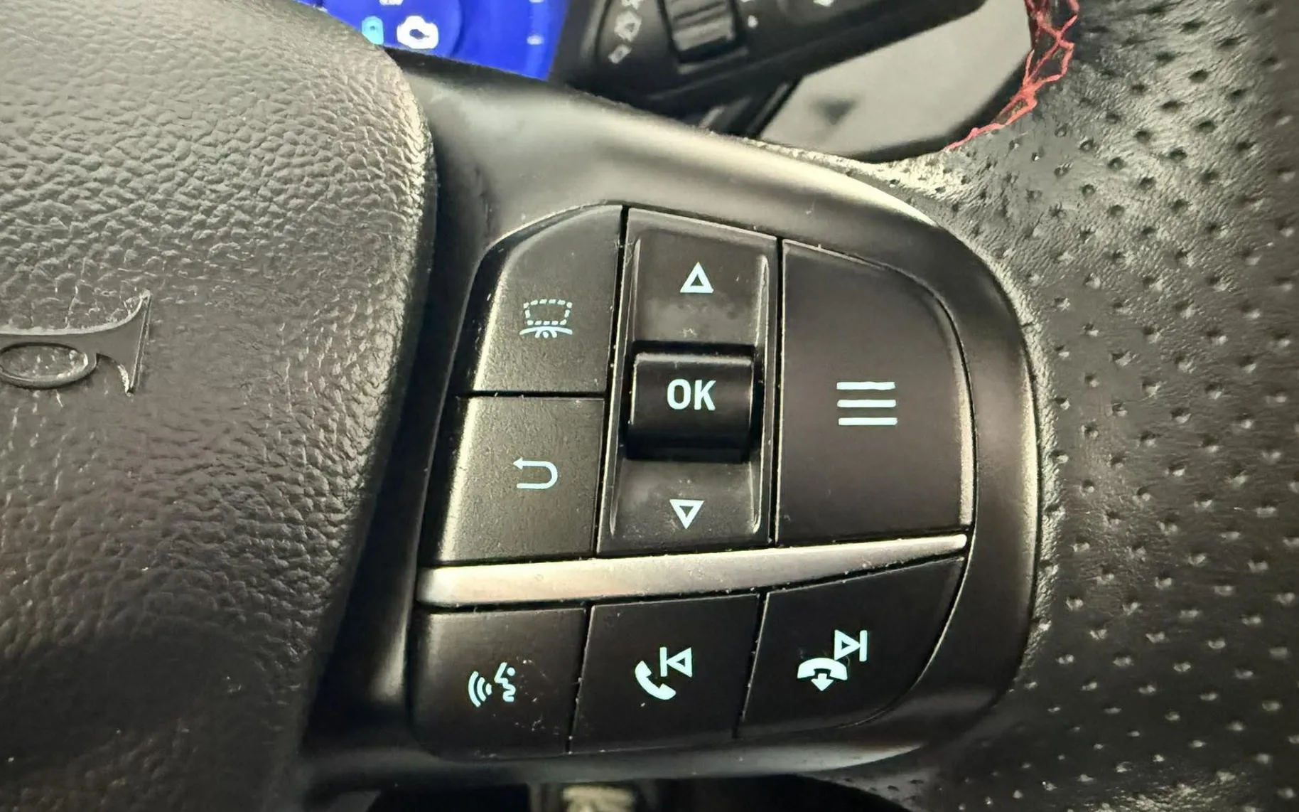 Notranja slika - Ford Kuga - 2.5 Duratec PHEV ST-Line X.NEMŠKI+4ALU.ACC.KAMERA - 9