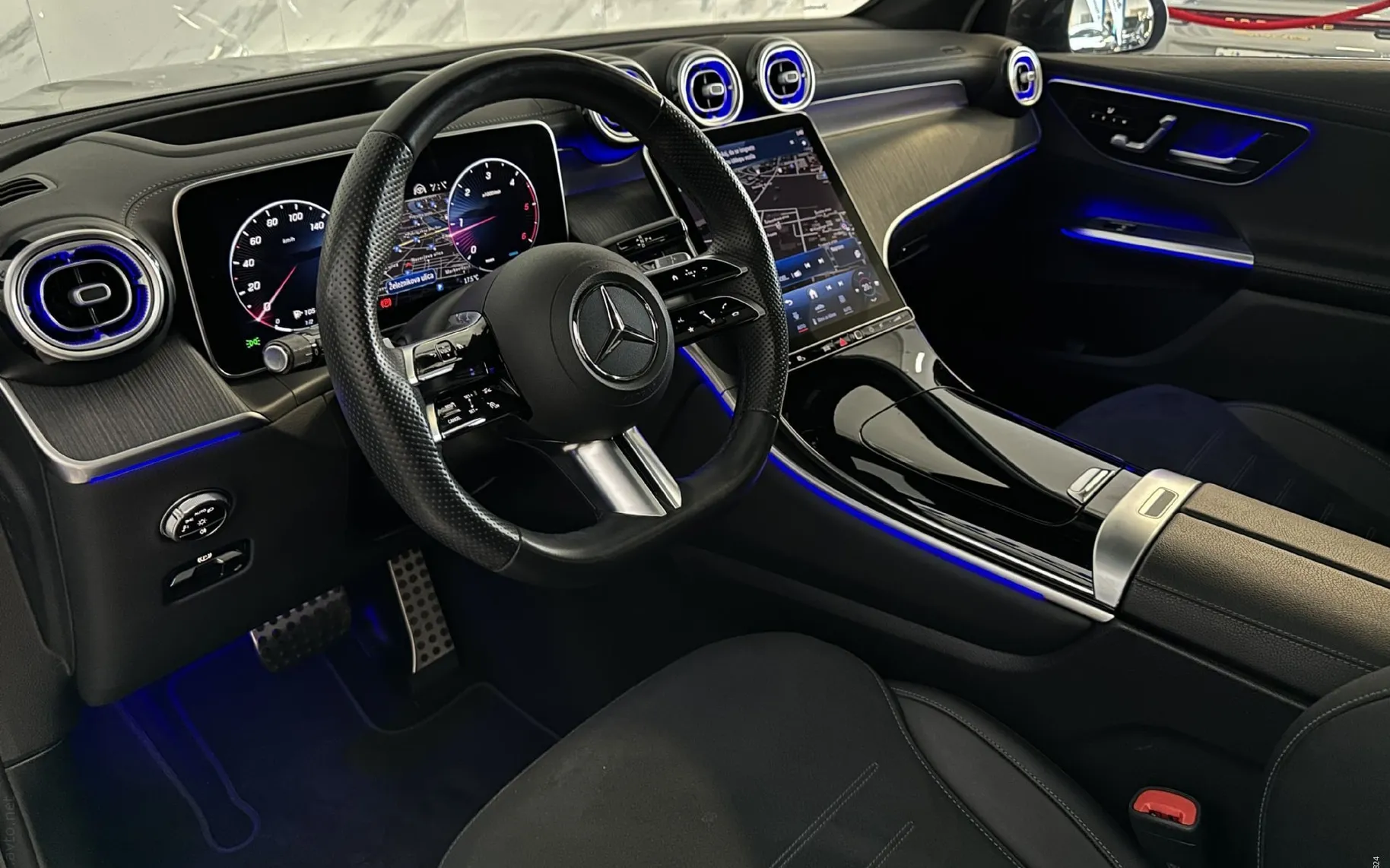 Notranja slika - Mercedes-Benz GLC-Razred - 220d|4Matic|AMG|Pano|ACC|Memory|HUD|360K|Gretje|.. - 9