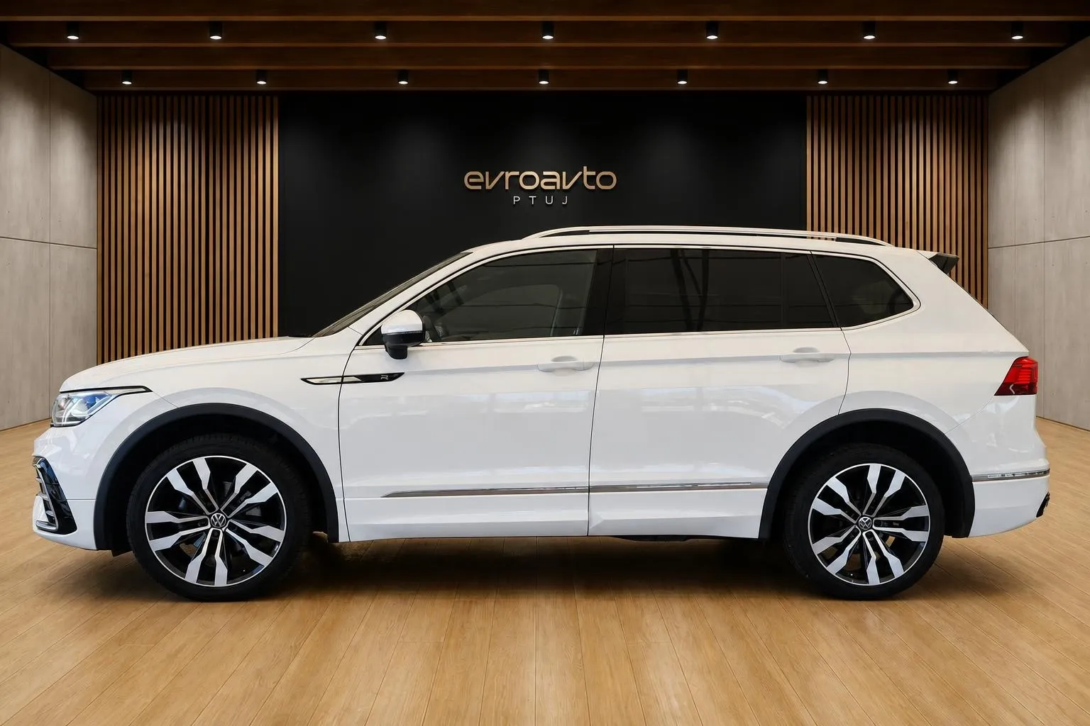 Zunanja slika - Volkswagen Tiguan Allspace - 4motion 2.0 TDI R-Line DSG•SLO•Panorama•IQ.LIGHT - 3