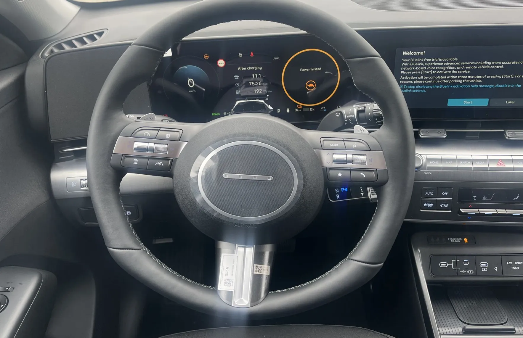 Zunanja slika - Hyundai Kona - Electric 48.6 kWh 99kW PREMIUM+ WINTER - 12