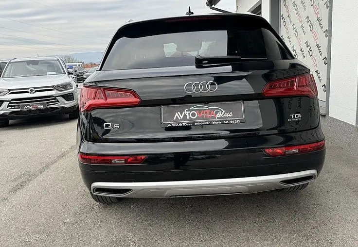 Zunanja slika - Audi Q5 - 40 TDI quattro S tronic Sport 140kW - 7