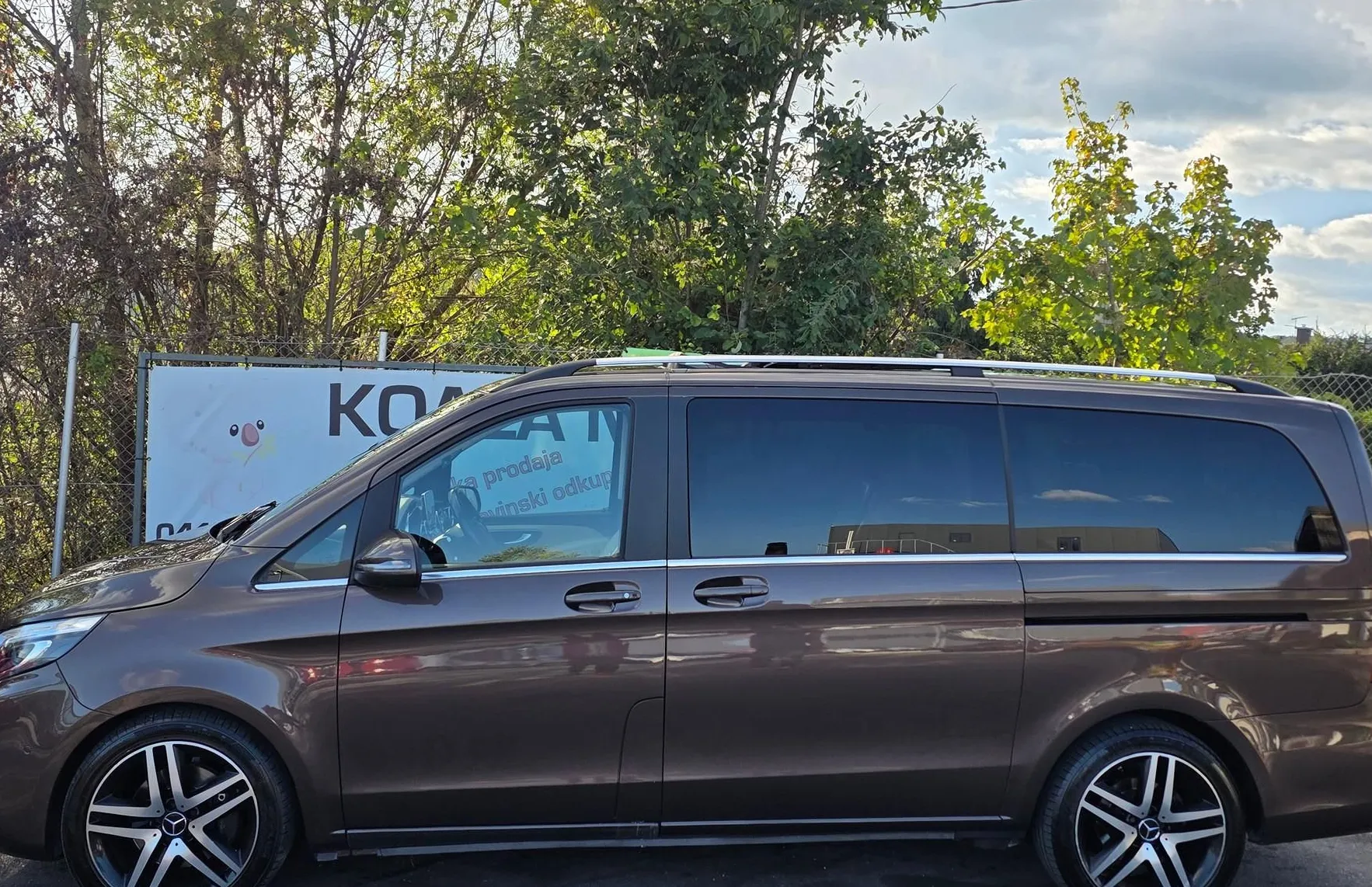 Zunanja slika - Mercedes-Benz V-Razred - V 250D 7 SEDEŽEV-LED-KAMERA-PANORAMA-ALU-ODLIČEN - 7