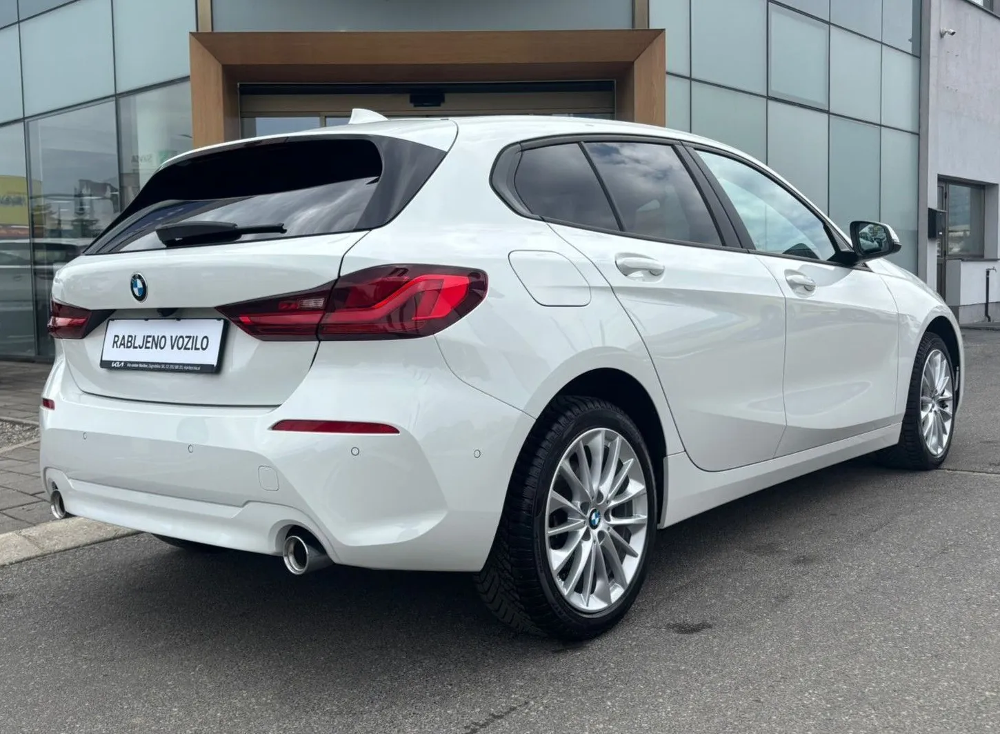 Zunanja slika - BMW Serija 1 - : 118d aut. Sport SLO-1.LAST.-LED... - 4