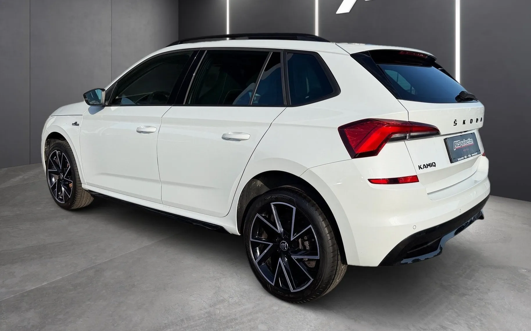 Zunanja slika - Škoda Kamiq - 1.5 TSI Monte Carlo DSG-Panorama-Navi-AppConnect - 4