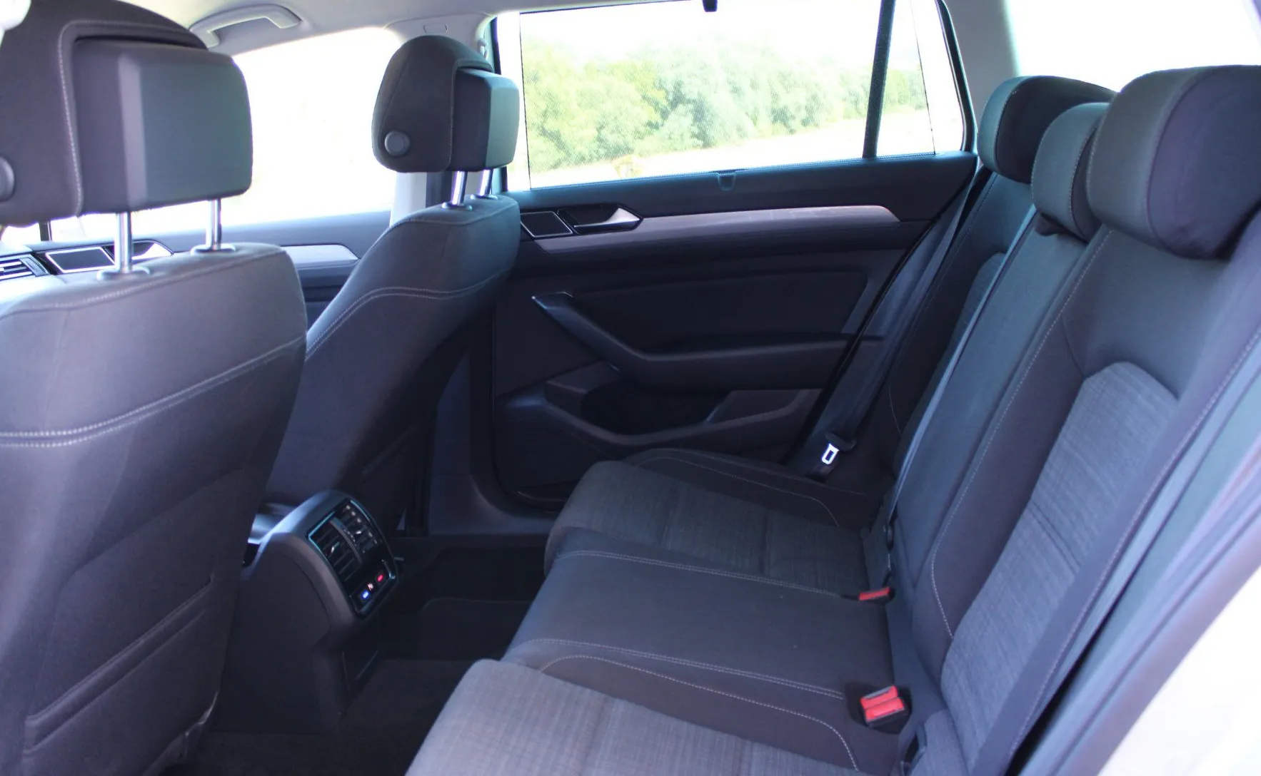 Zunanja slika - Volkswagen Passat - Variant 2.0 TDI BMT SCR Business DSG - 13