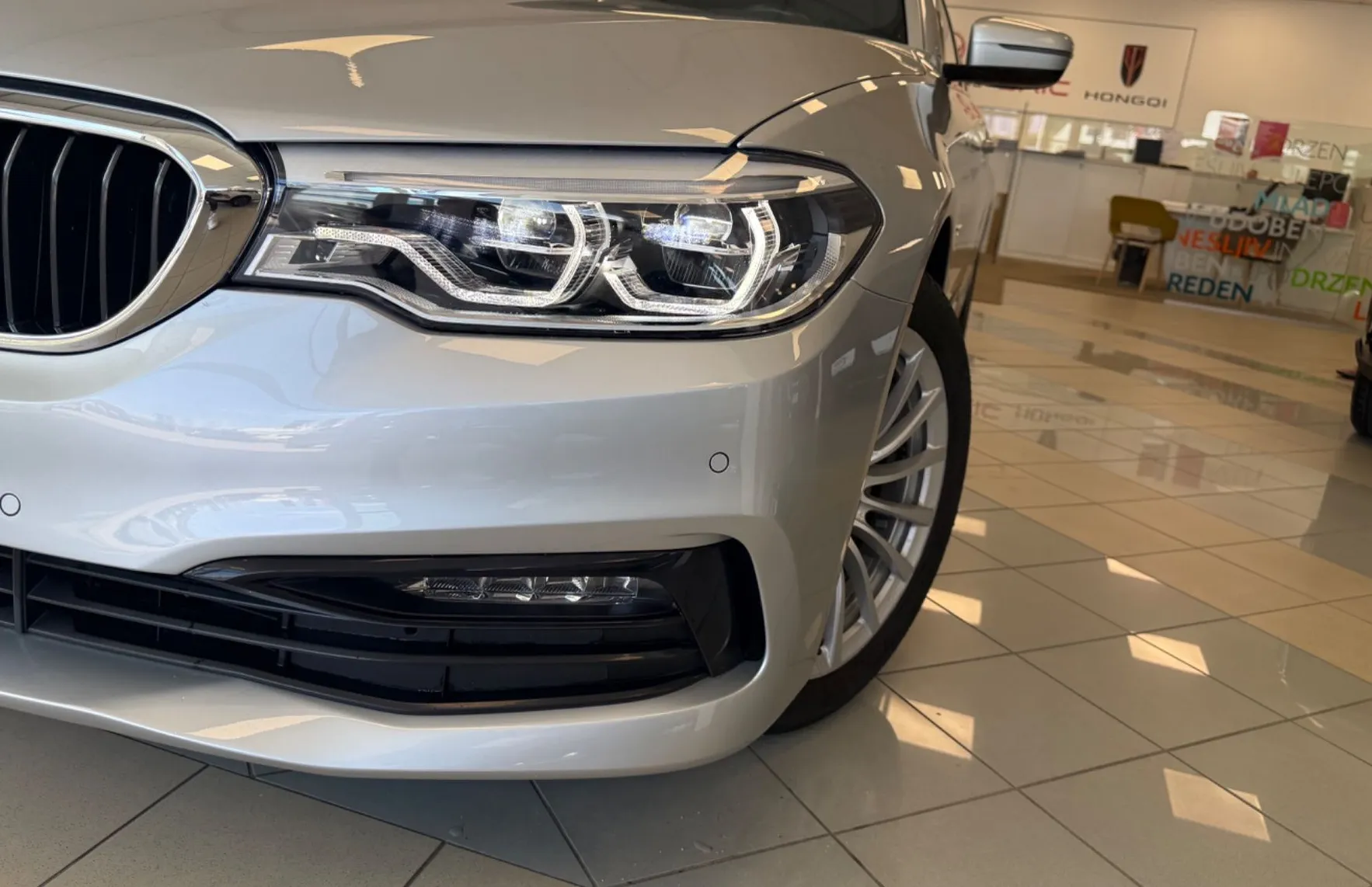 Zunanja slika - BMW Serija 5 - Touring: 520d xDrive Touring Avt. SPORT LINE-LED-NAVI-PA - 4