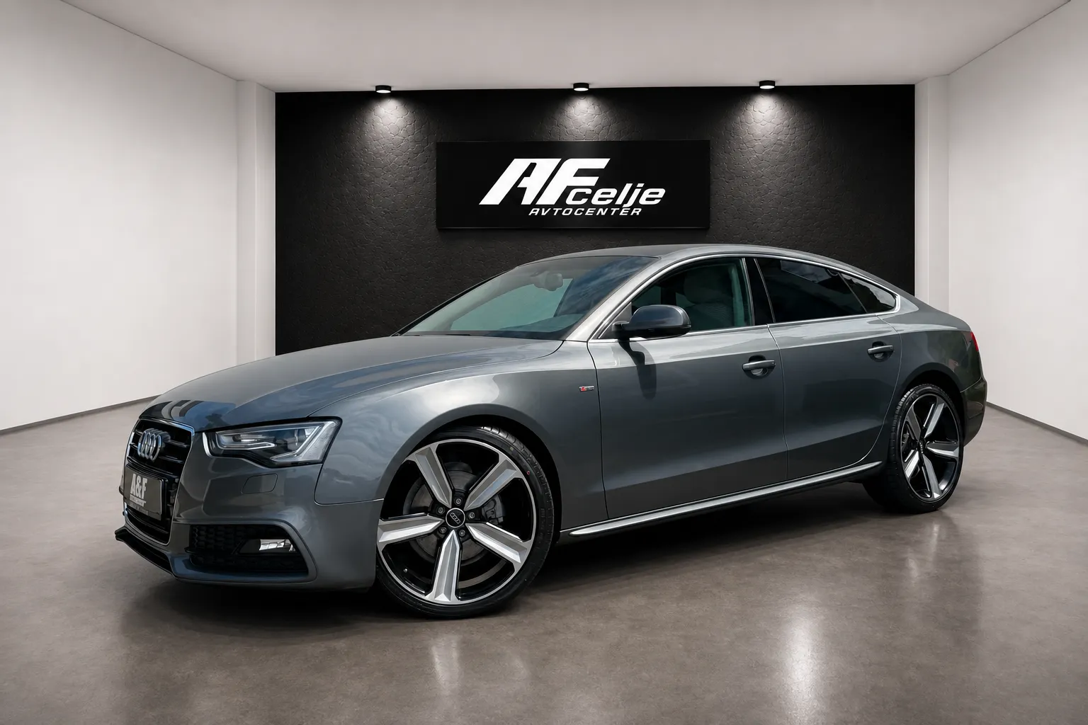 Zunanja slika - Audi A5 Sportback - 2.0 TDI-2X S LINE-185.000km-LIZING ZA TUJCE-NAVI-. - 1