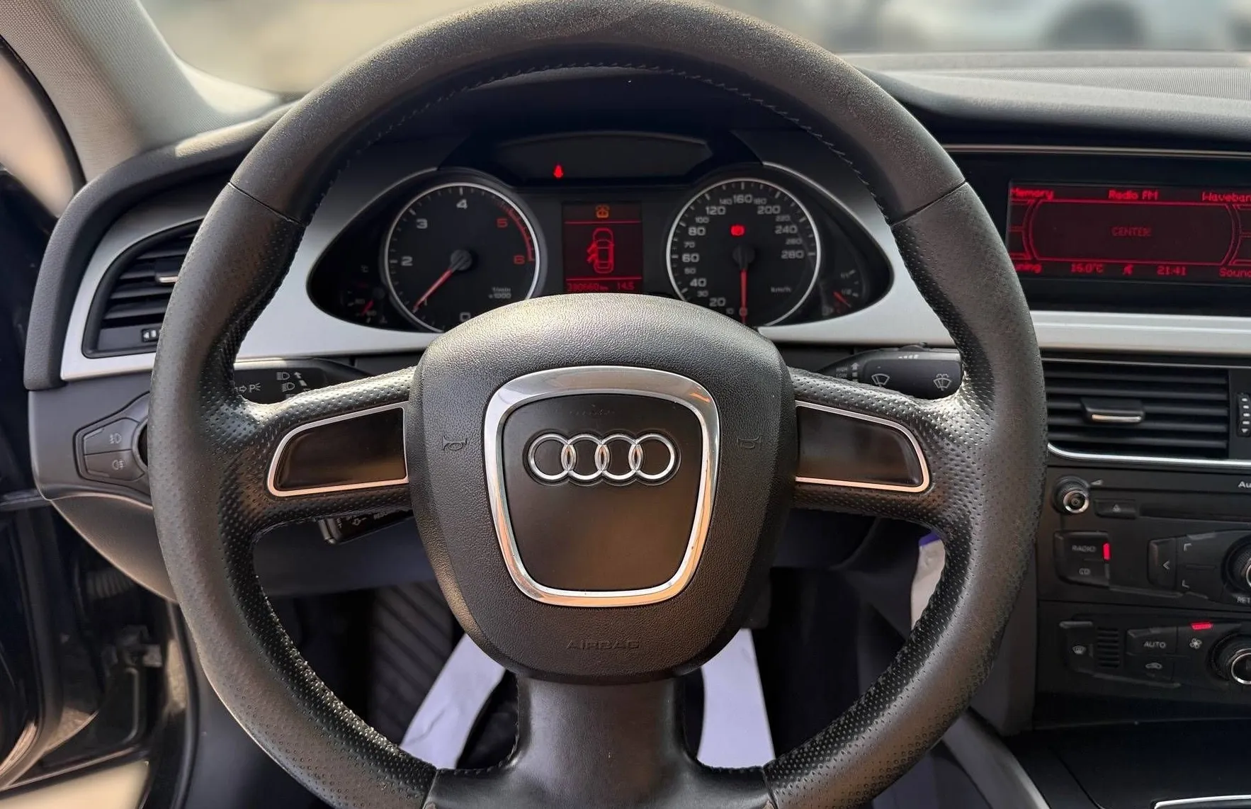 Zunanja slika - Audi A4 - 2.0 TDI SLOVENSKI BI-XENON TEMPOMAT PDC MEGLENKE . - 15