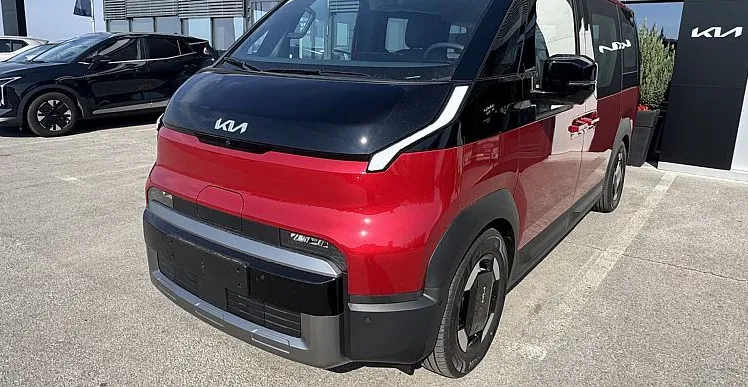 Zunanja slika - KIA PV5 - 71.2 kWh baterija 120 kW 163 KS  Quantum - 7