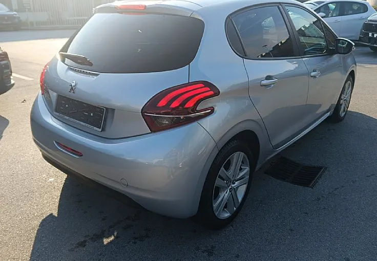 Zunanja slika - Peugeot 208 - 1.2 PureTech 82 Style - 4