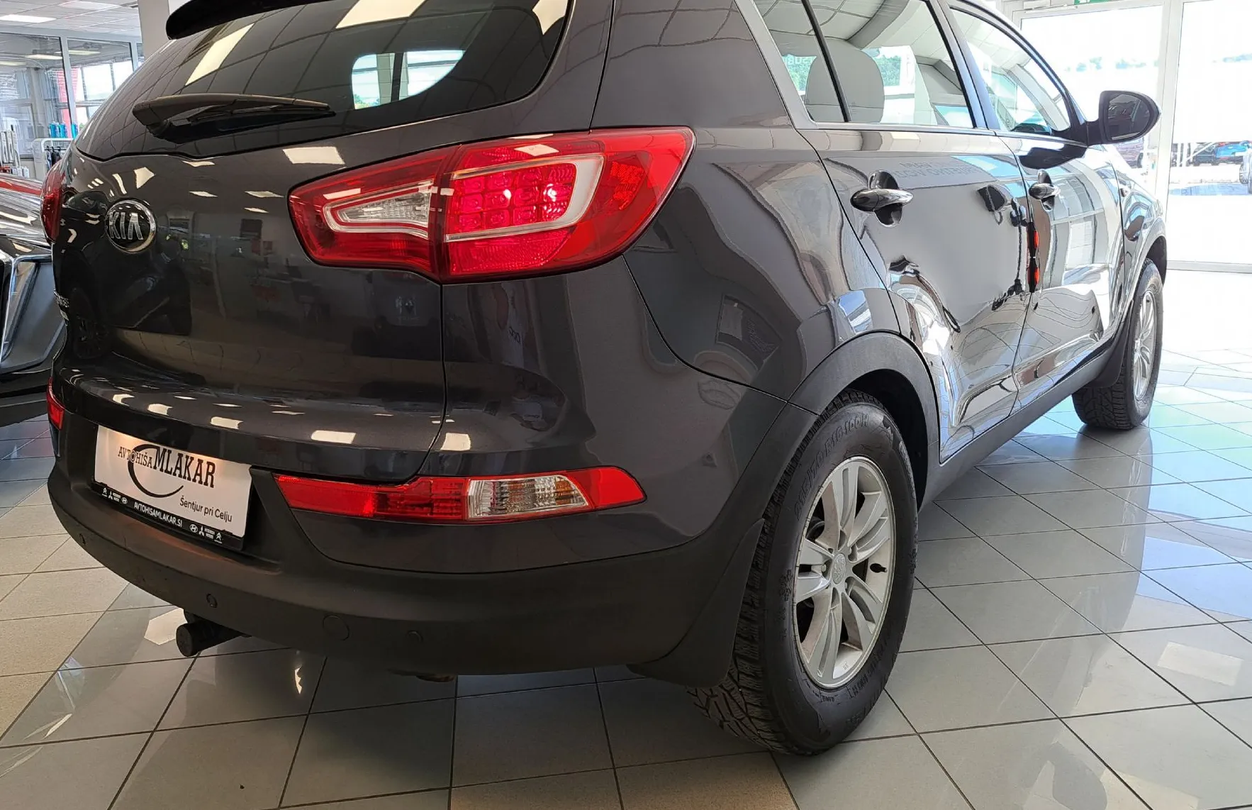 Zunanja slika - KIA Sportage - 2.0 bencinski 120kW Urban-HITRI KREDIT-ODLIČEN- - 4