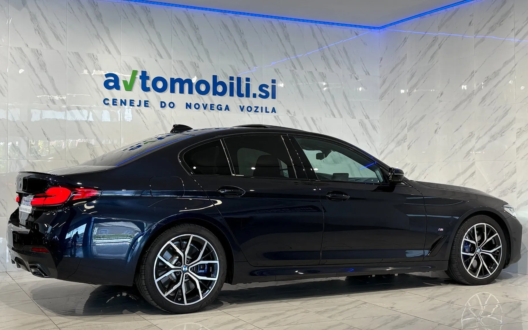Zunanja slika - BMW serija 5: - 540d|xD|M|Pano|SoftC|360K|HUD|Bowers|Parfum|Memo - 5