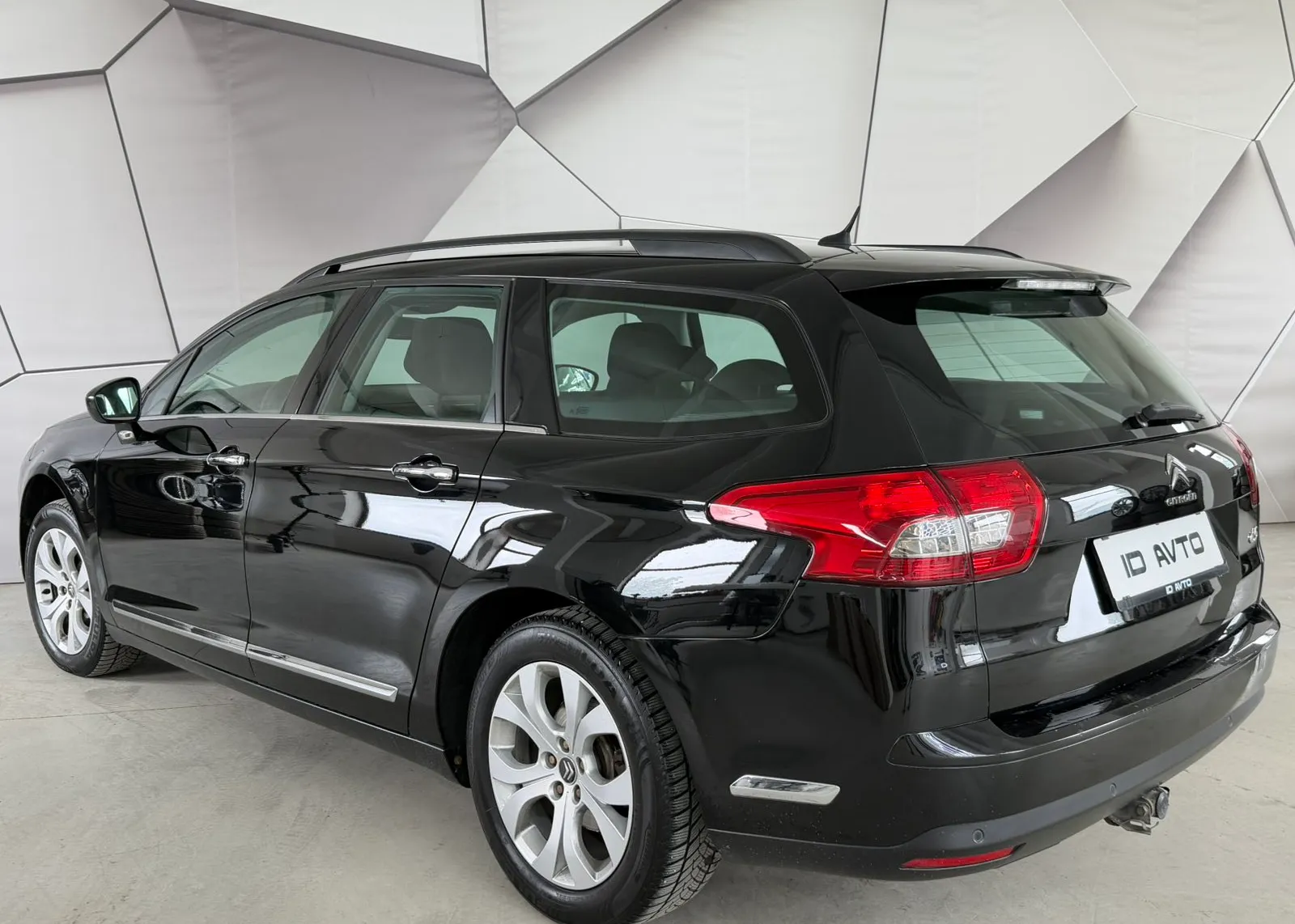 Zunanja slika - Citroën C5 Tourer - 2.0 HDI III - 4