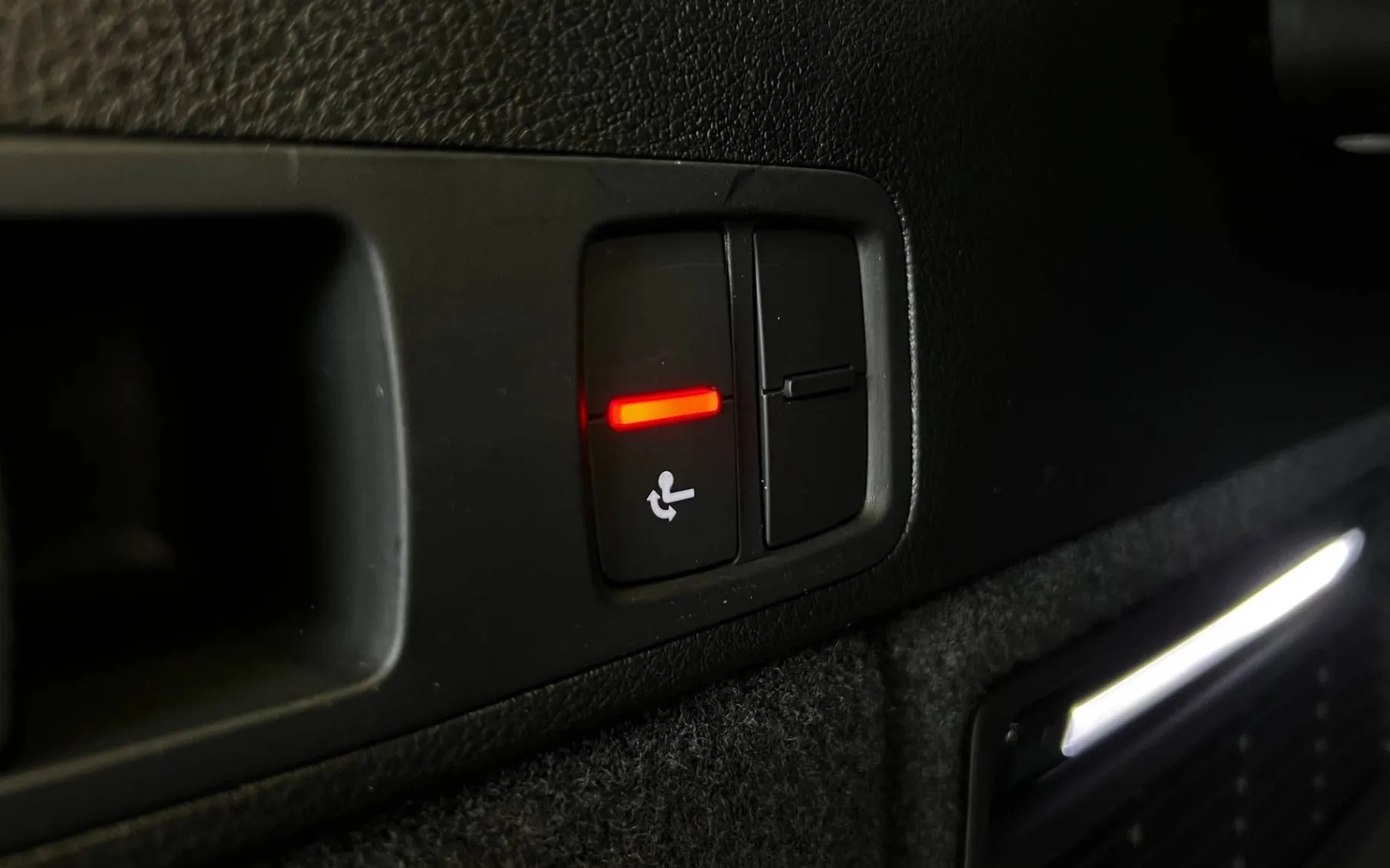 Zunanja slika - Audi Q5 - 40 TDI-Q-S-LINE-MATRIX-HUD-VIRTUAL-KAM360-KEYLESS - 20