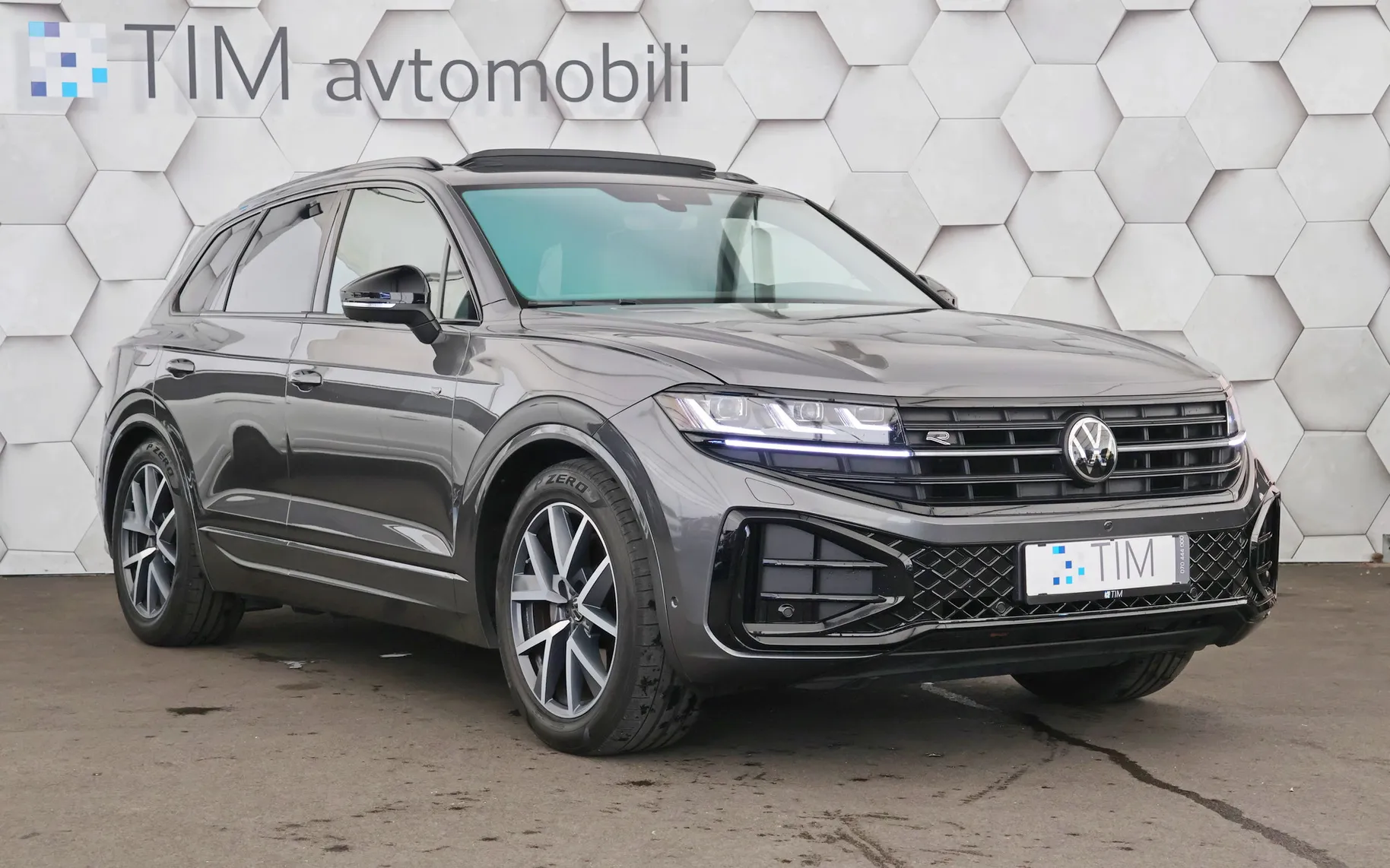 Zunanja slika - Volkswagen Touareg - 3.0 V6 TDI 4-Motion Tiptronic R-Line 286KM - 2