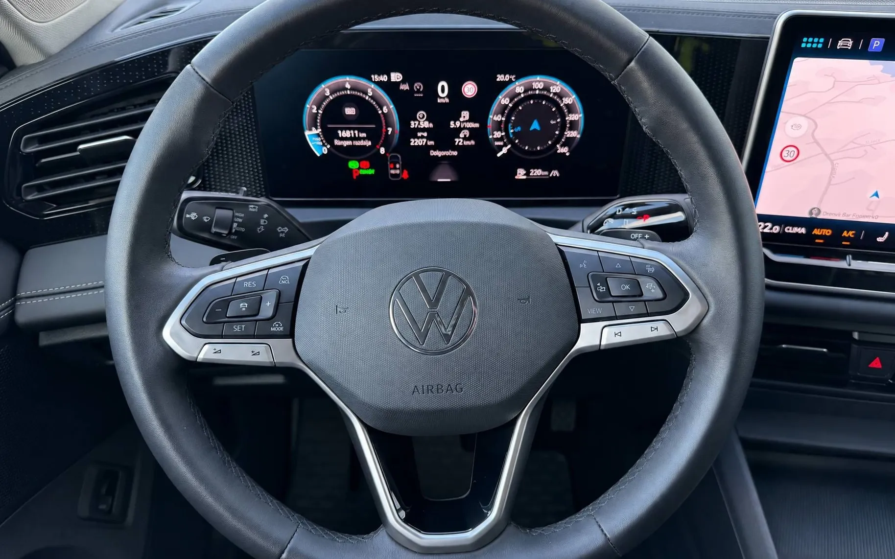 Notranja slika - Volkswagen Tiguan - 1.5 eTSI BMT 4ALL DSG-IQ Light-360 kamera-Vl.kljuk - 10
