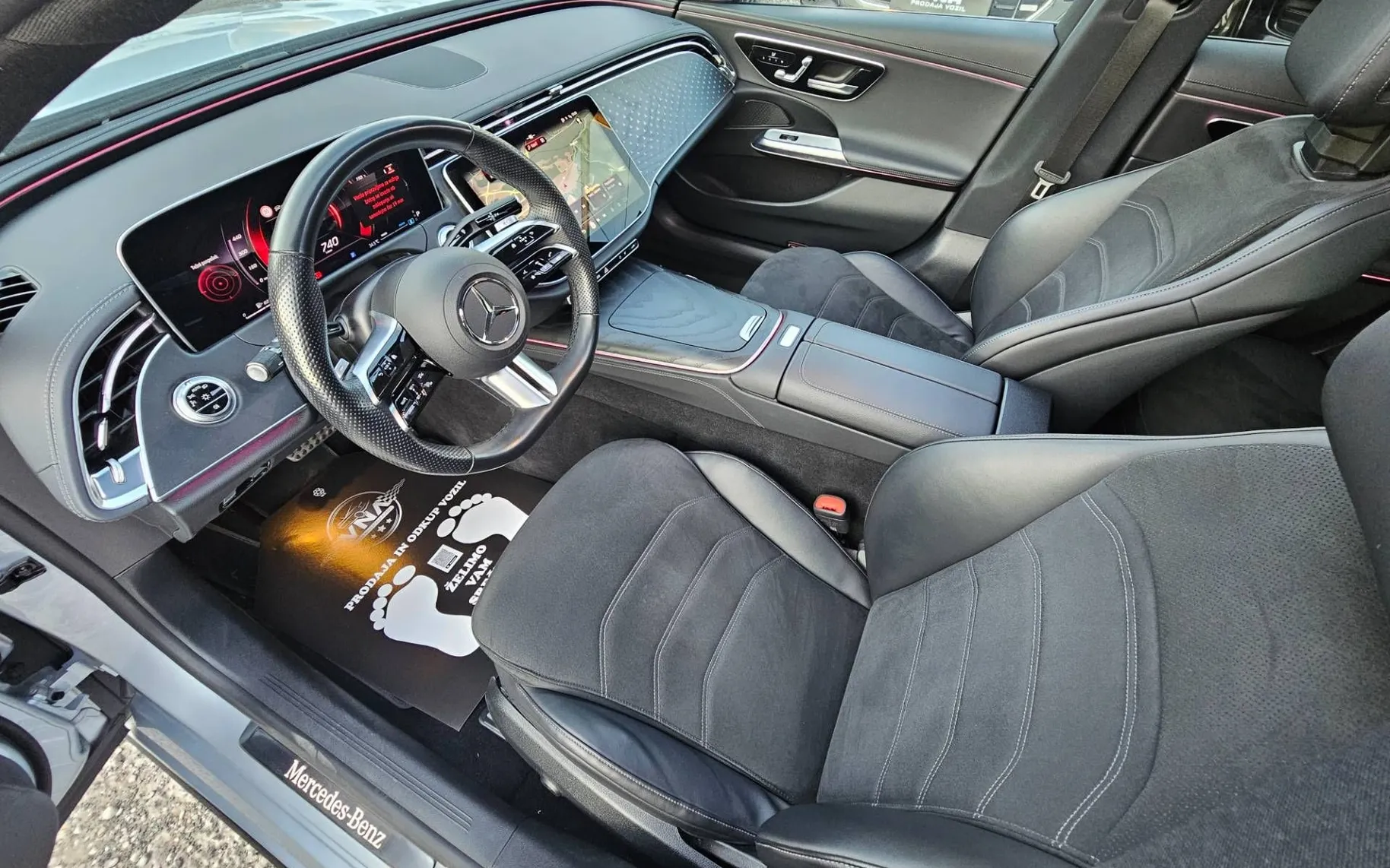 Notranja slika - Mercedes-Benz E-Razred - E 220 d T AMG |VIRTUAL|PANORAMA|KLJUKA|KAMERA|TOP| - 7