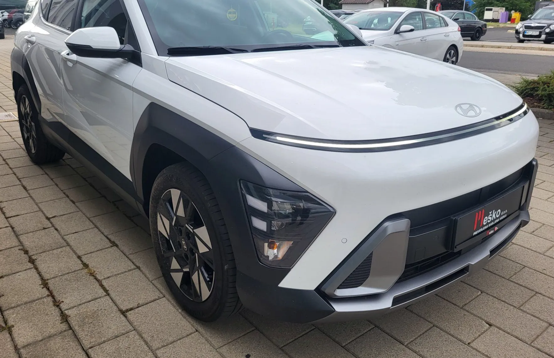 Zunanja slika - Hyundai Kona - 1.6 T-GDI Premium AUT-slo-1last-tov.garan-navi-alu - 2